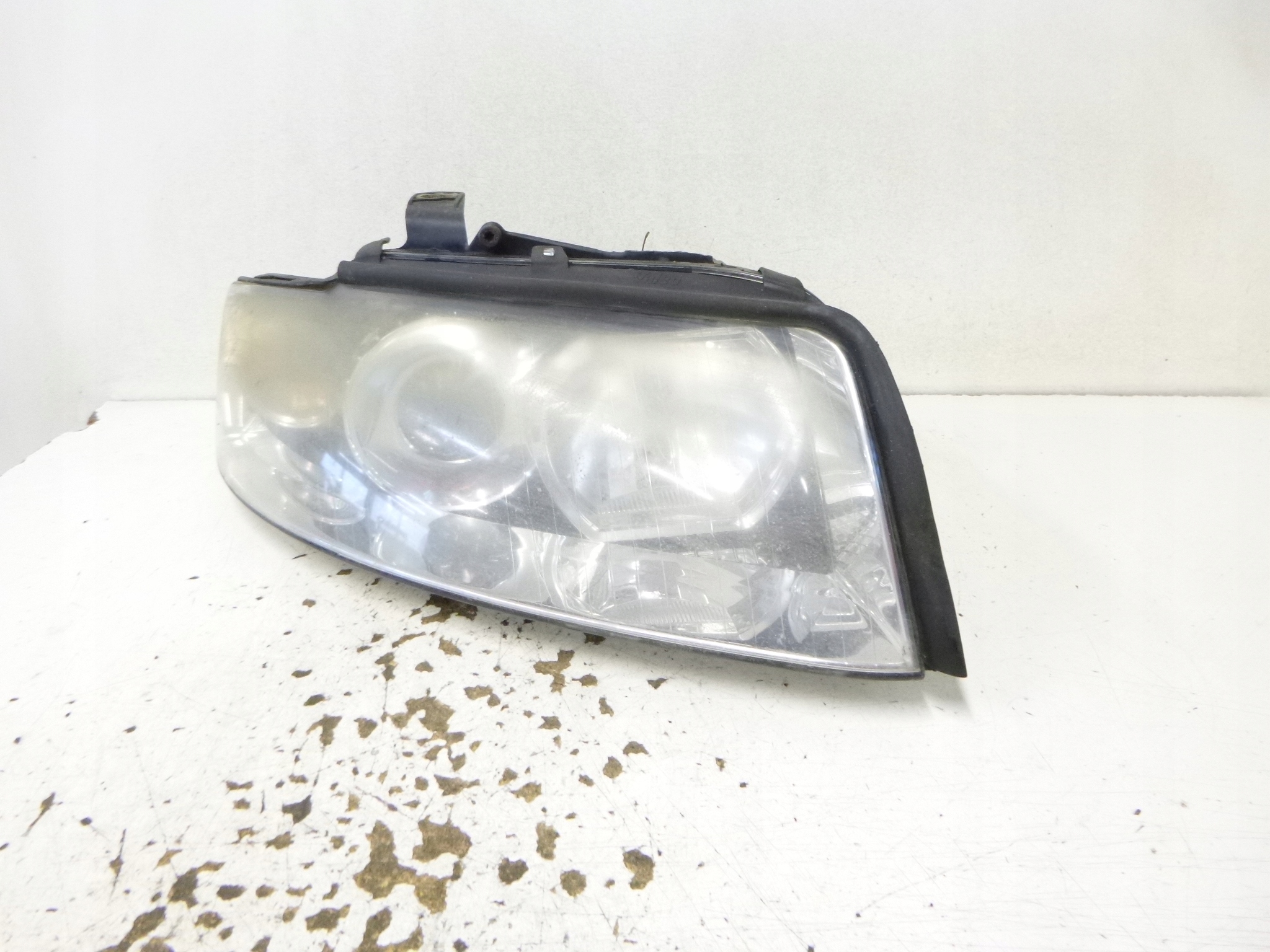 light front right XENON Audi A4 b6 2004r. 8E0 941 004 S VALEO complete
