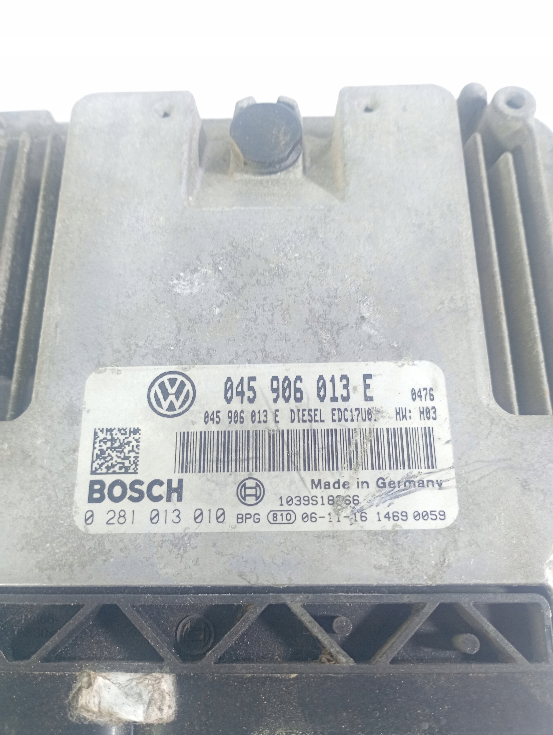 VW POLO 01-09 computer control unit of the engine OE 0281013010