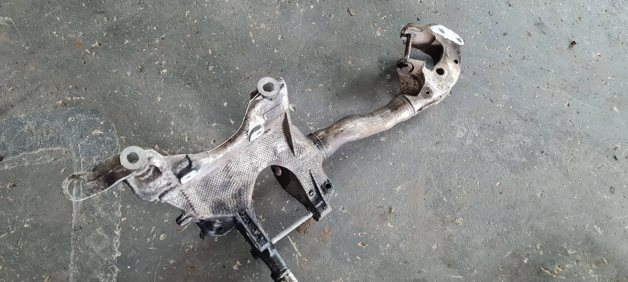 Q5 8R SQ5 LIFT axle beam subframe sider front axle beam springing 8R0399315J