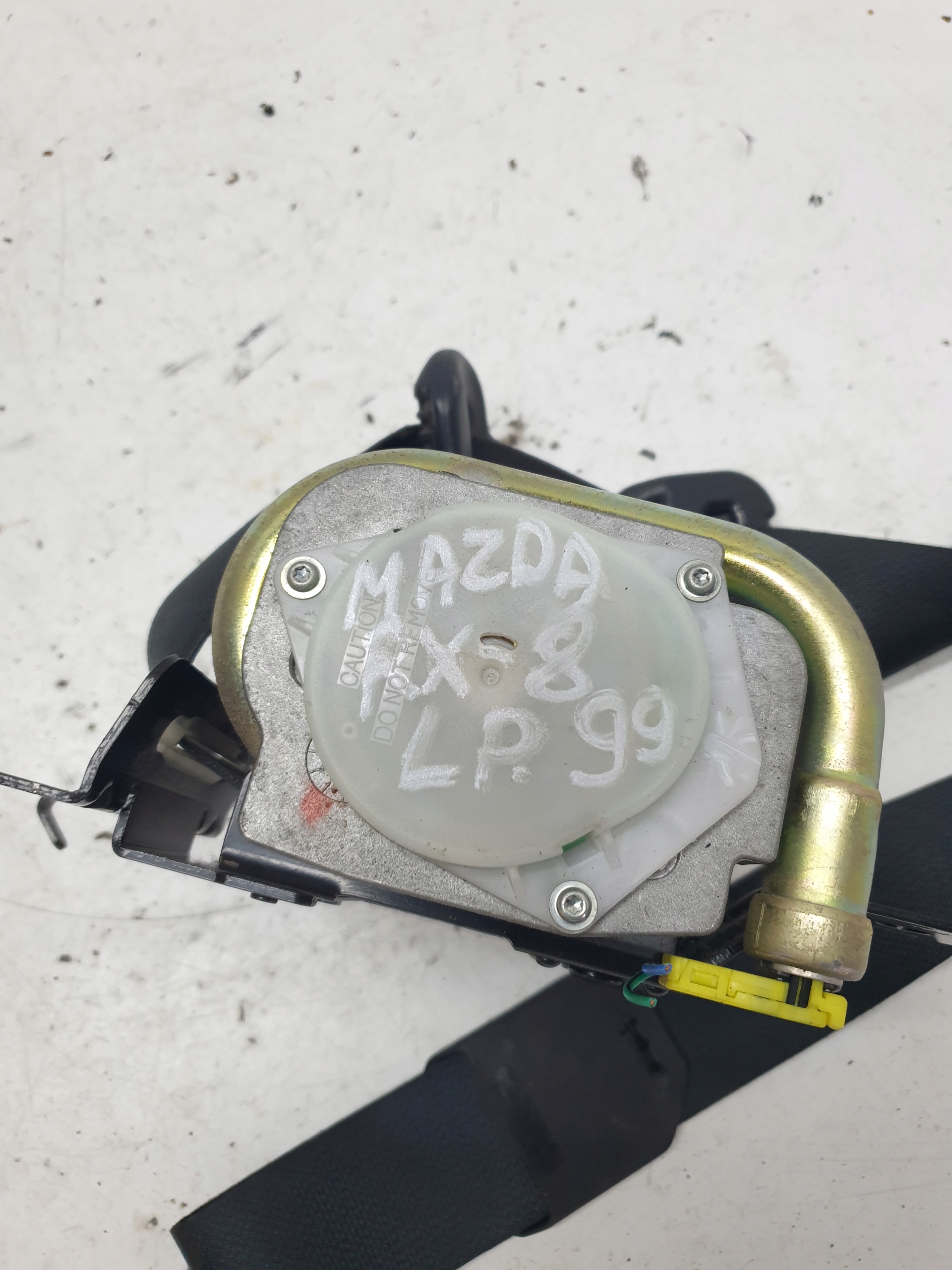 ремень безопасности передний перед левый mazda