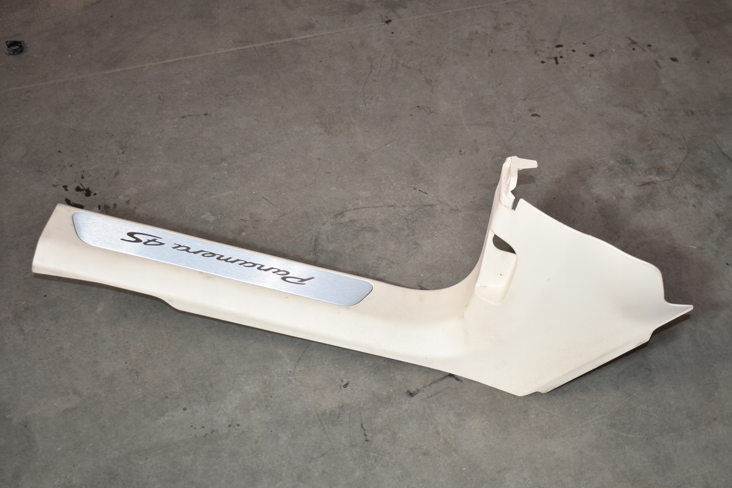 cover cap of the threshold front front left PORSCHE PANAMERA 971 1