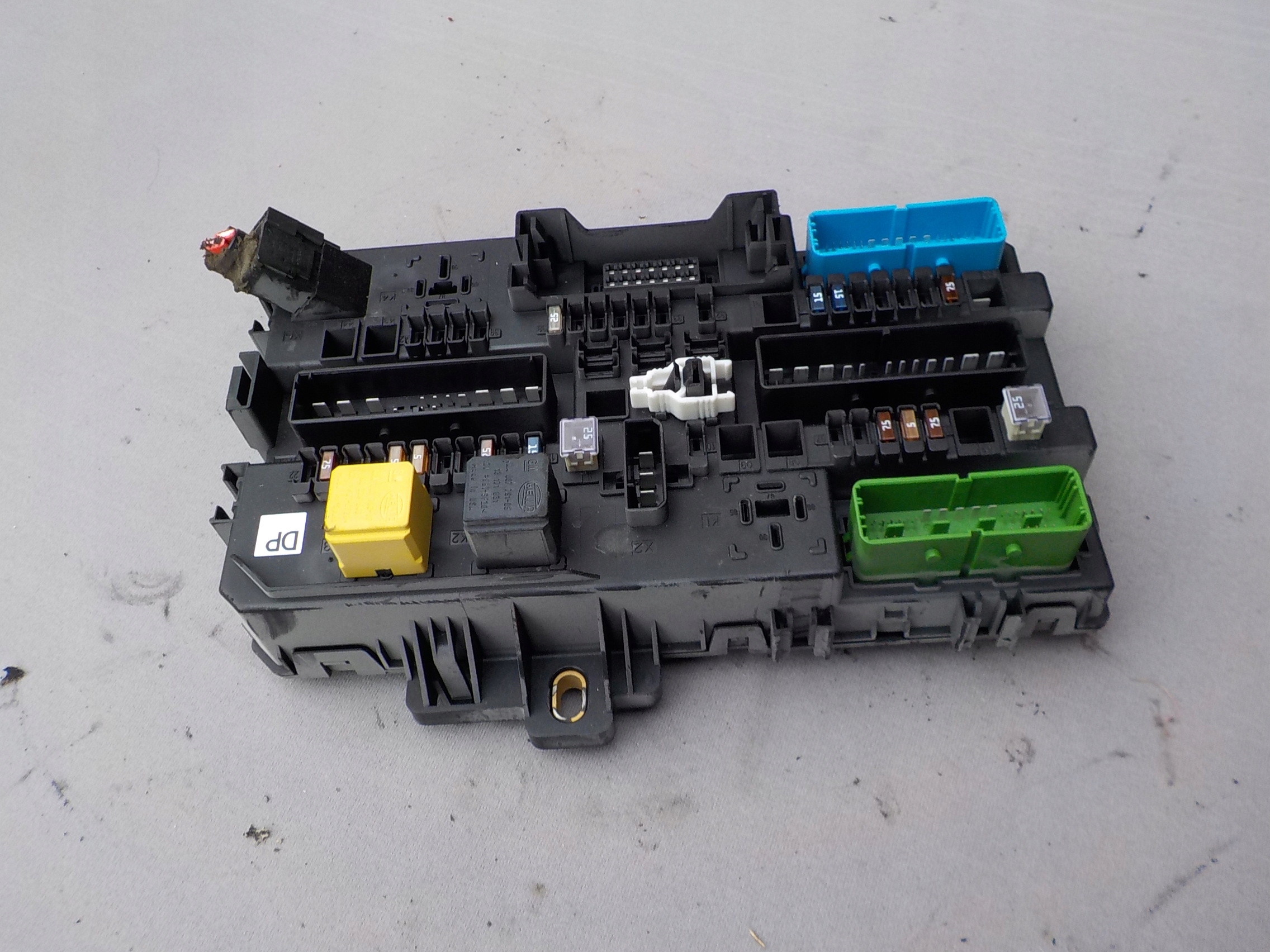 Module fusibles opel astra H 13181278