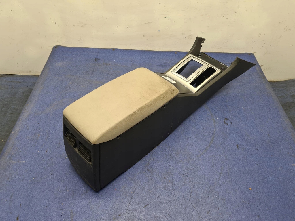 CHRYSLER 300C 3.0 тунель середина