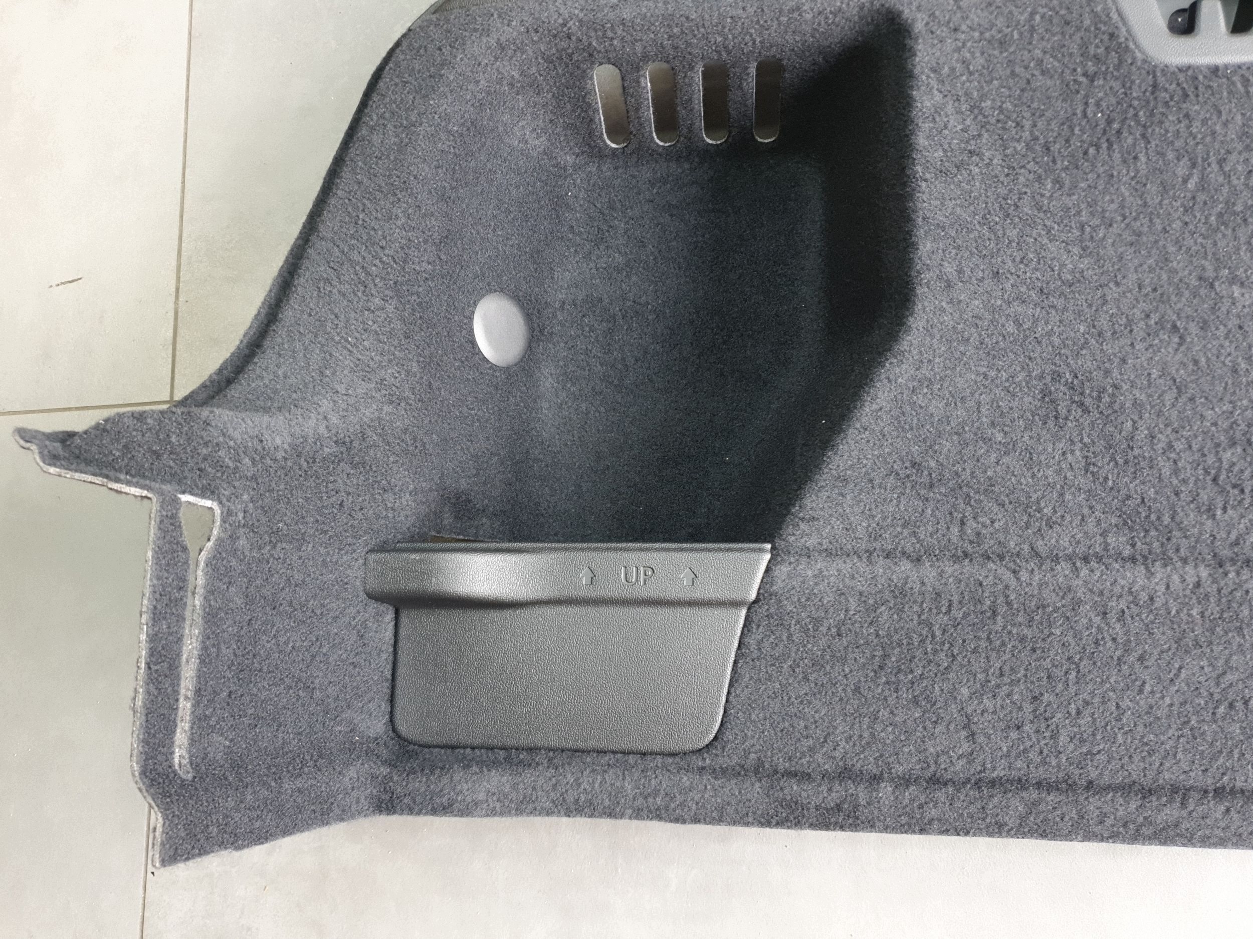 Audi A3 8Y hb boot upholstery left rear part 8V4863879