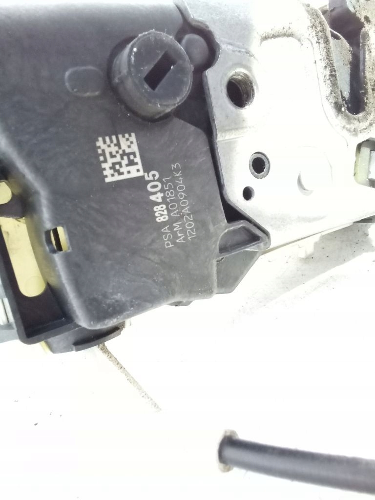 Peugeot Partner II lock right front 828405