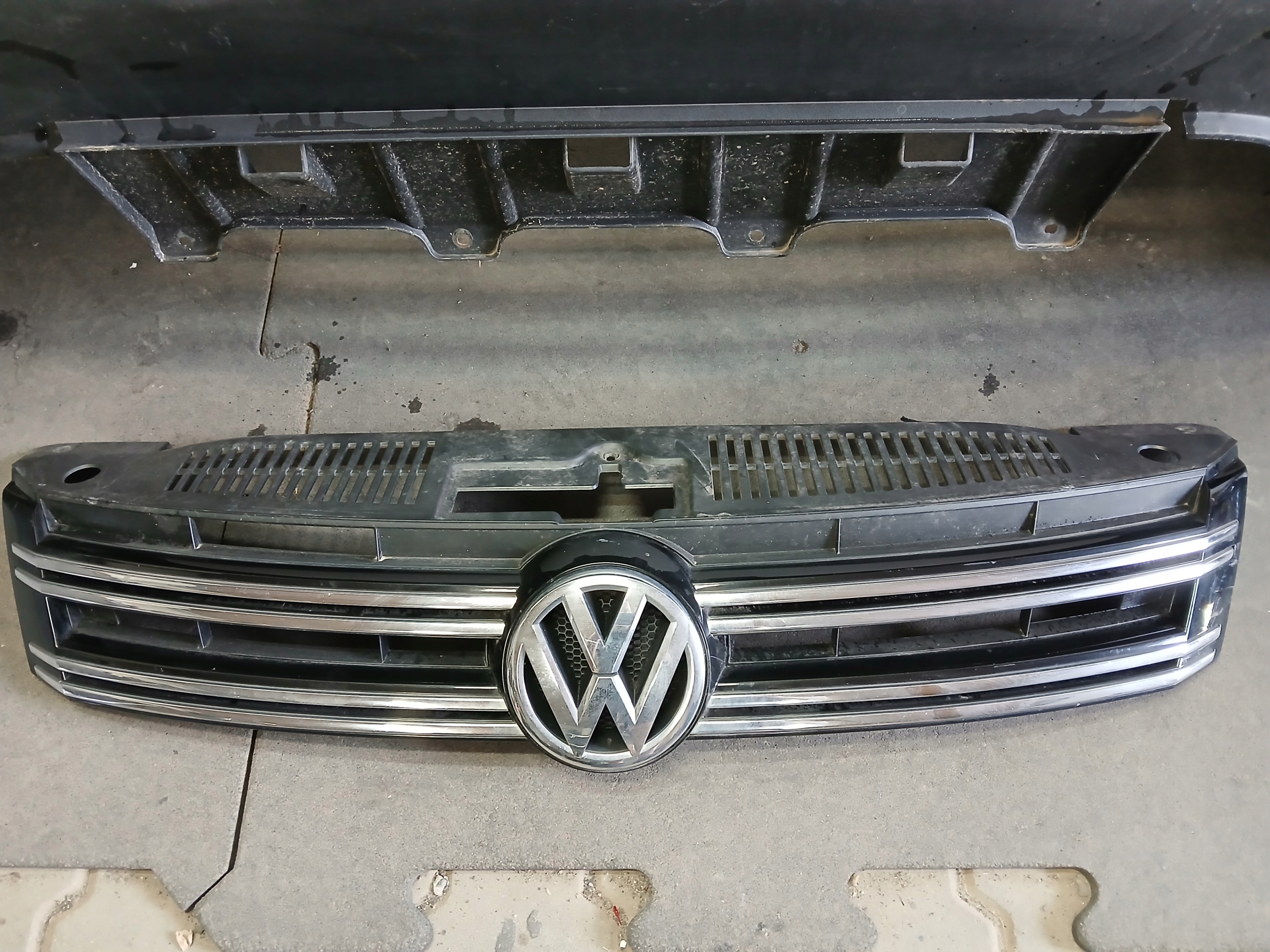 bumper front VW TIGUAN and 1 LIFT 10-15 5N0
