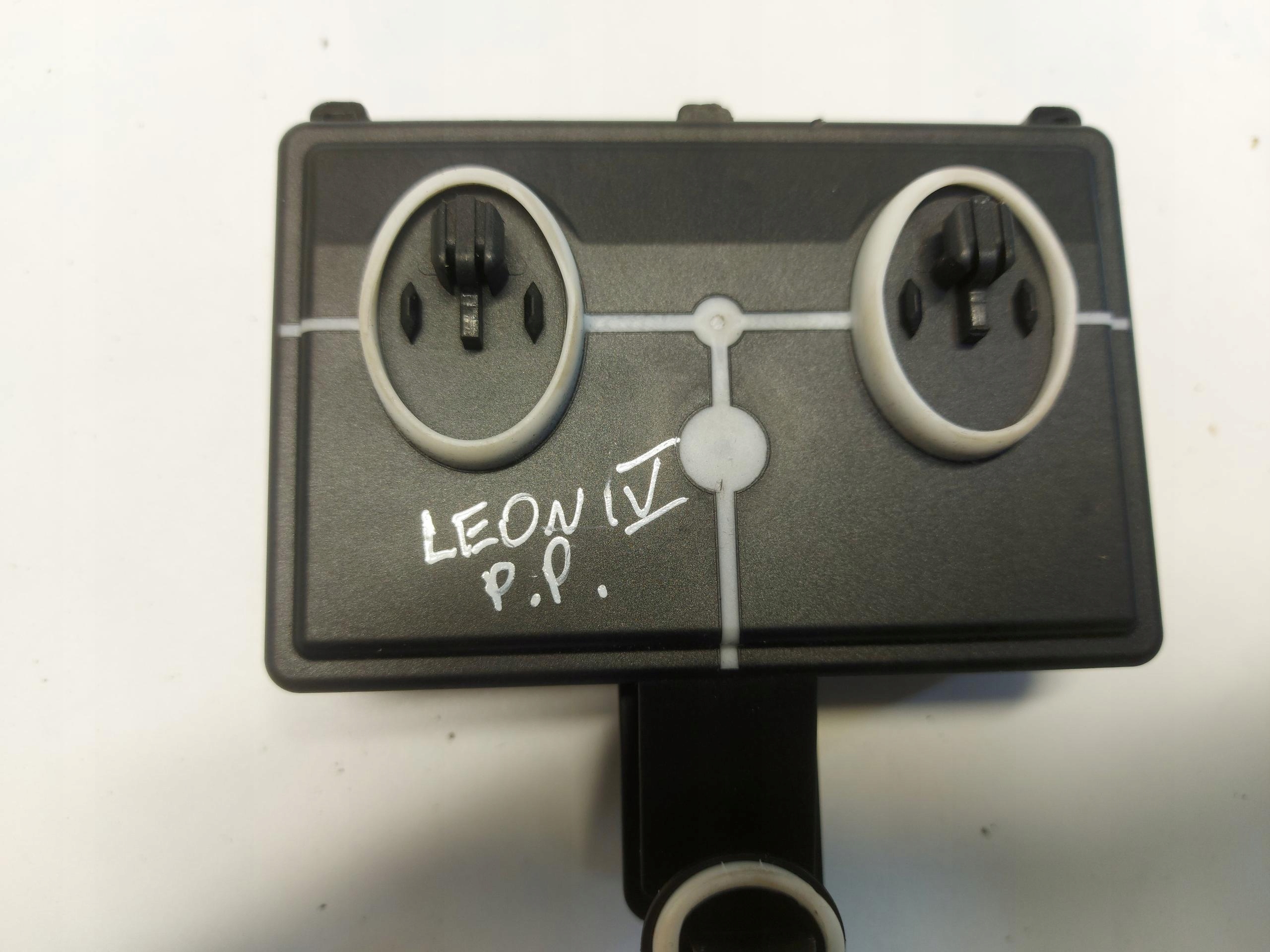 Seat Leon IV 5FA module control unit door right front 5q4959393p