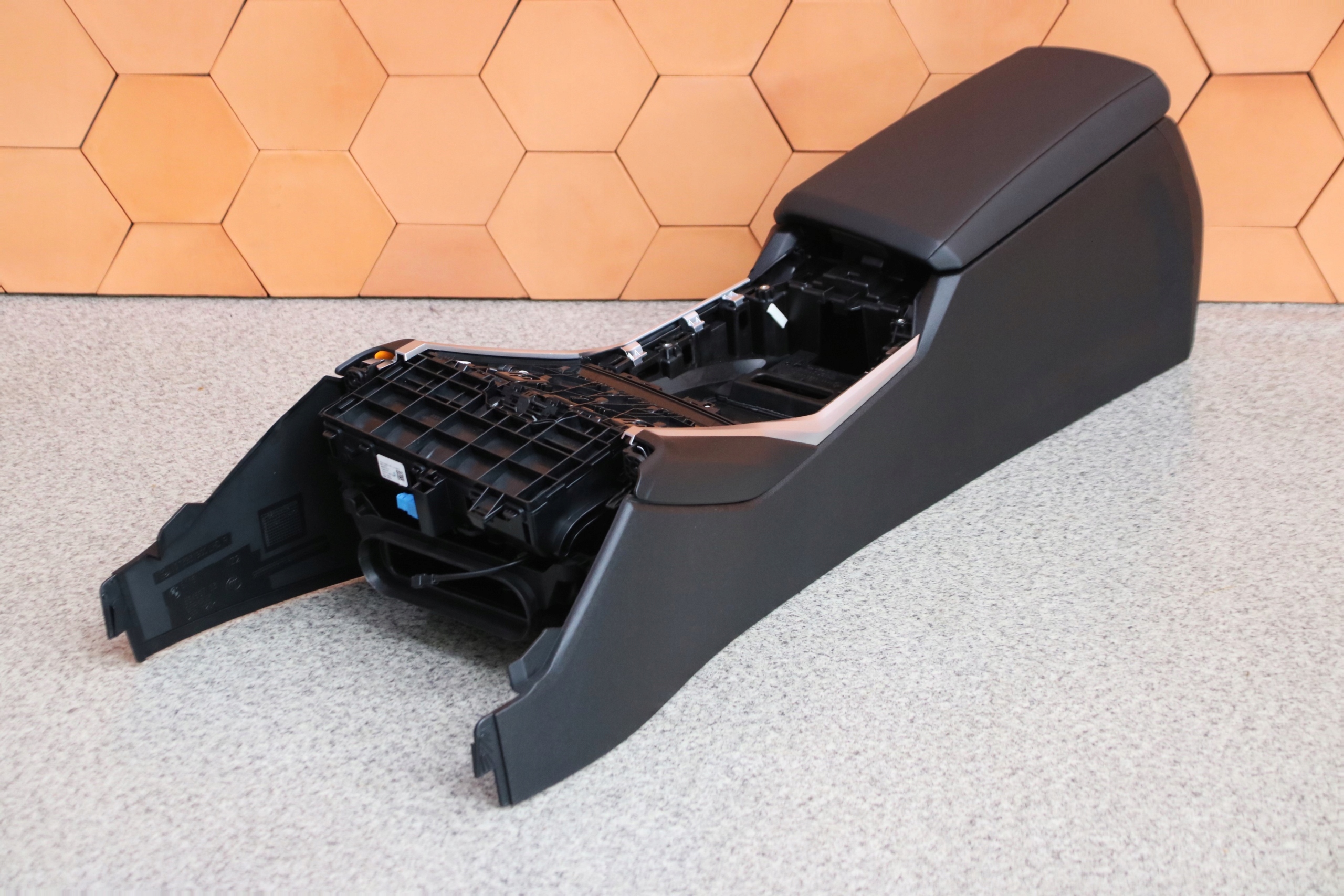 BMW G20 G21 TUNEL central armrest black EUROPA