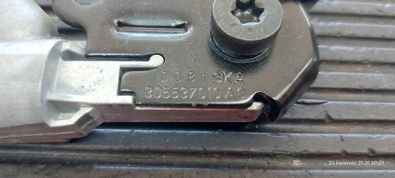 adjuster supports left front INSIGNIA 08- 305537010AC