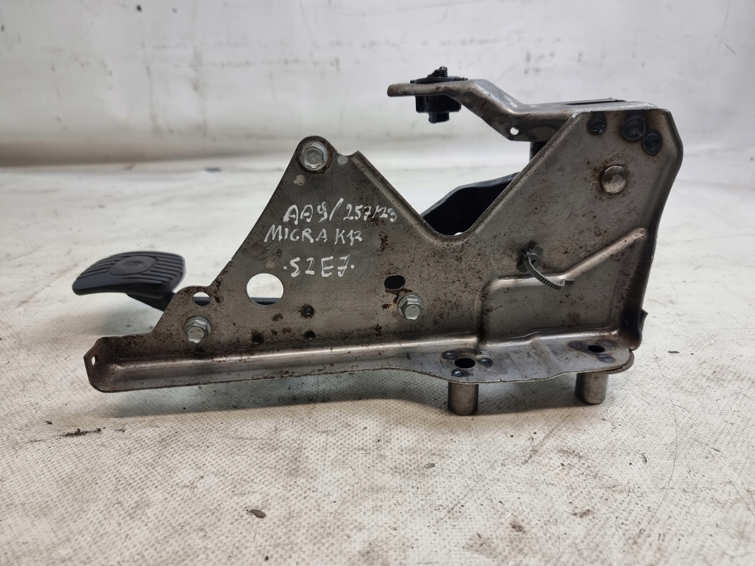 PEDAL Bremse NISSAN MICRA K12