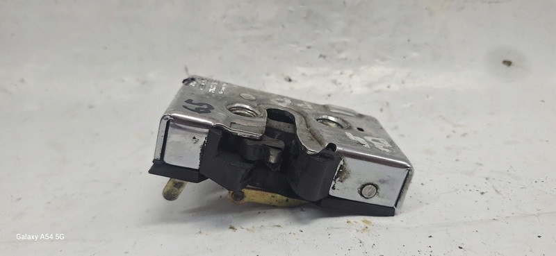 lock door AUDI 80 B4 895837016B