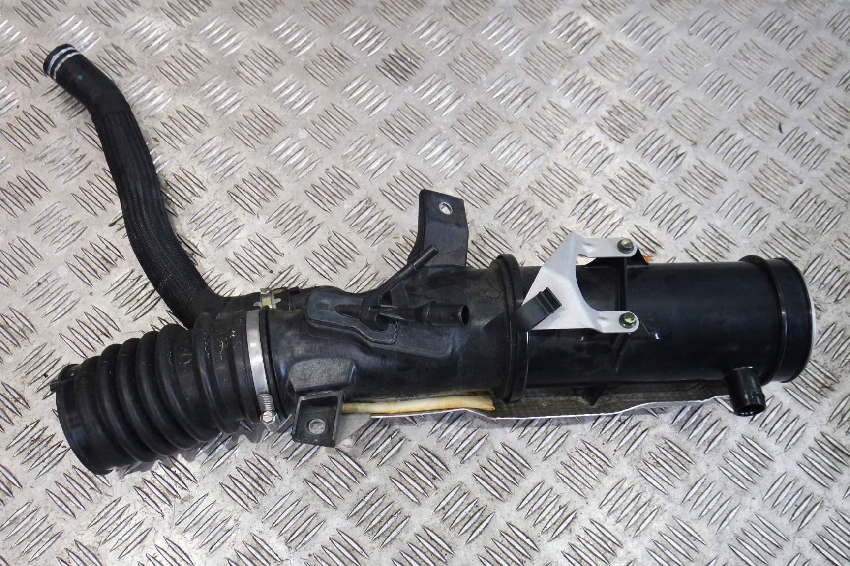 WAZ PRZEWOD TURBO ФЕРРАРИ 488 320387