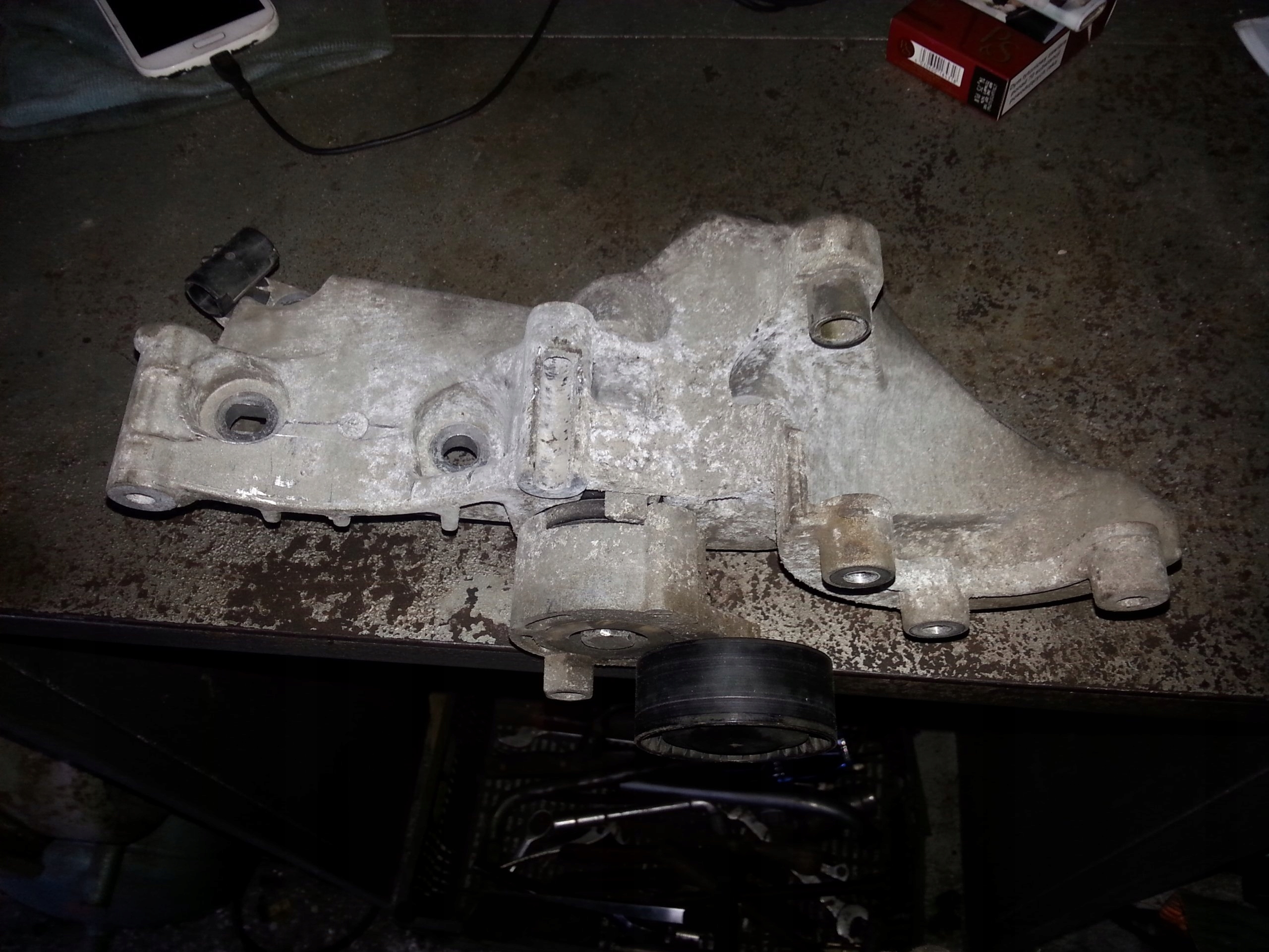 лапа Двигателя генератора renault MODUS 1.6 16V 04-12 8200327134