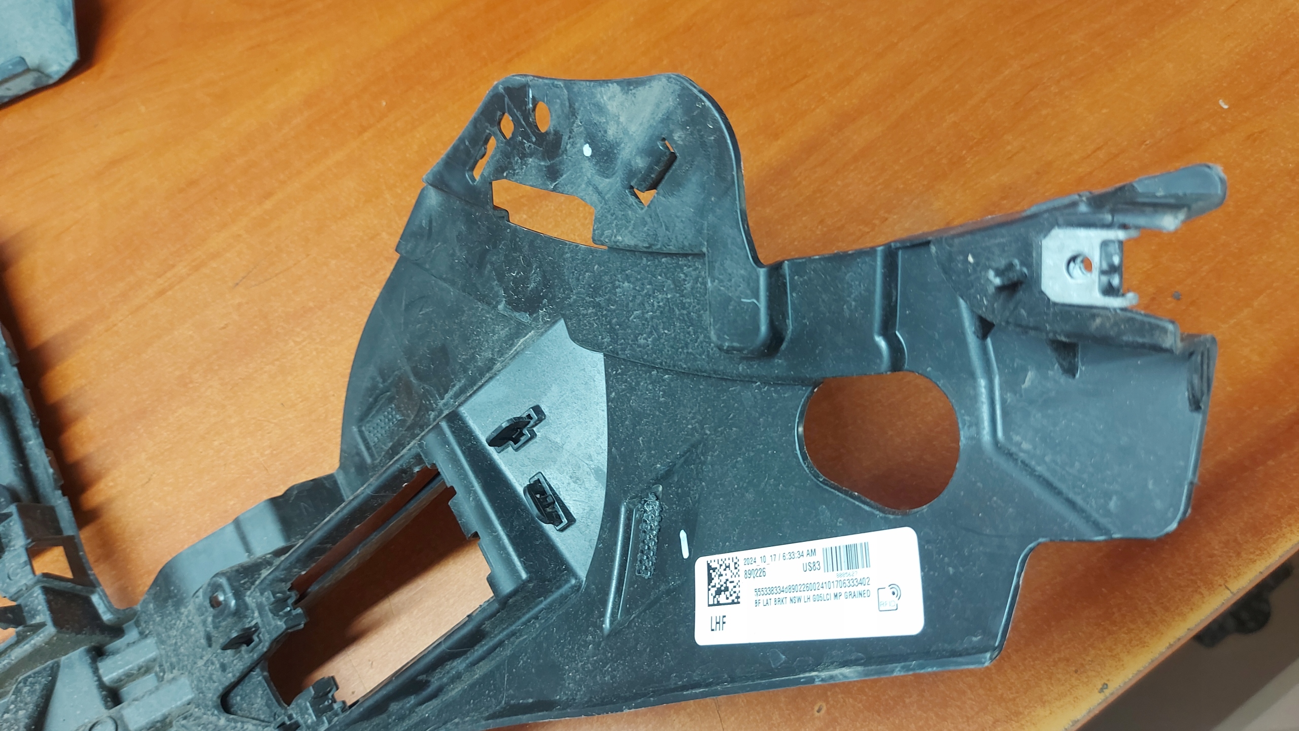 bumper bracket left front front BMW X5 G05 18