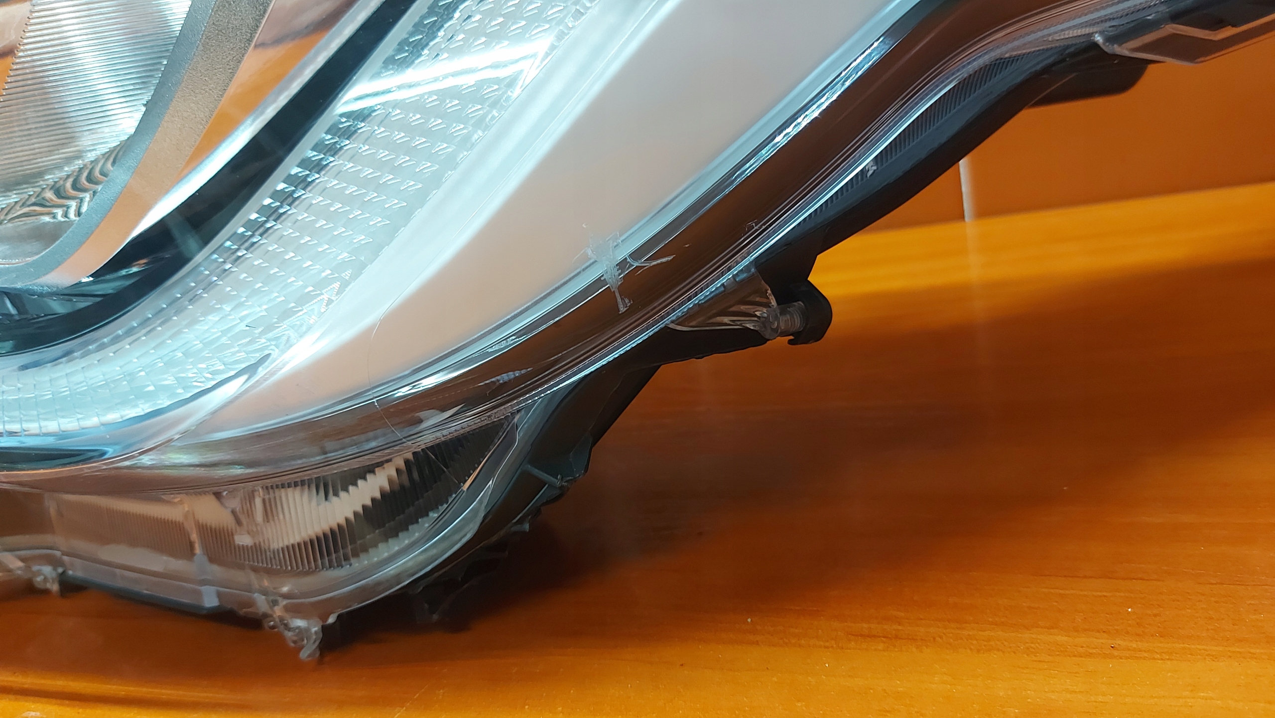 REFLEKTOR light left left front TOYOTA YARIS IV 20