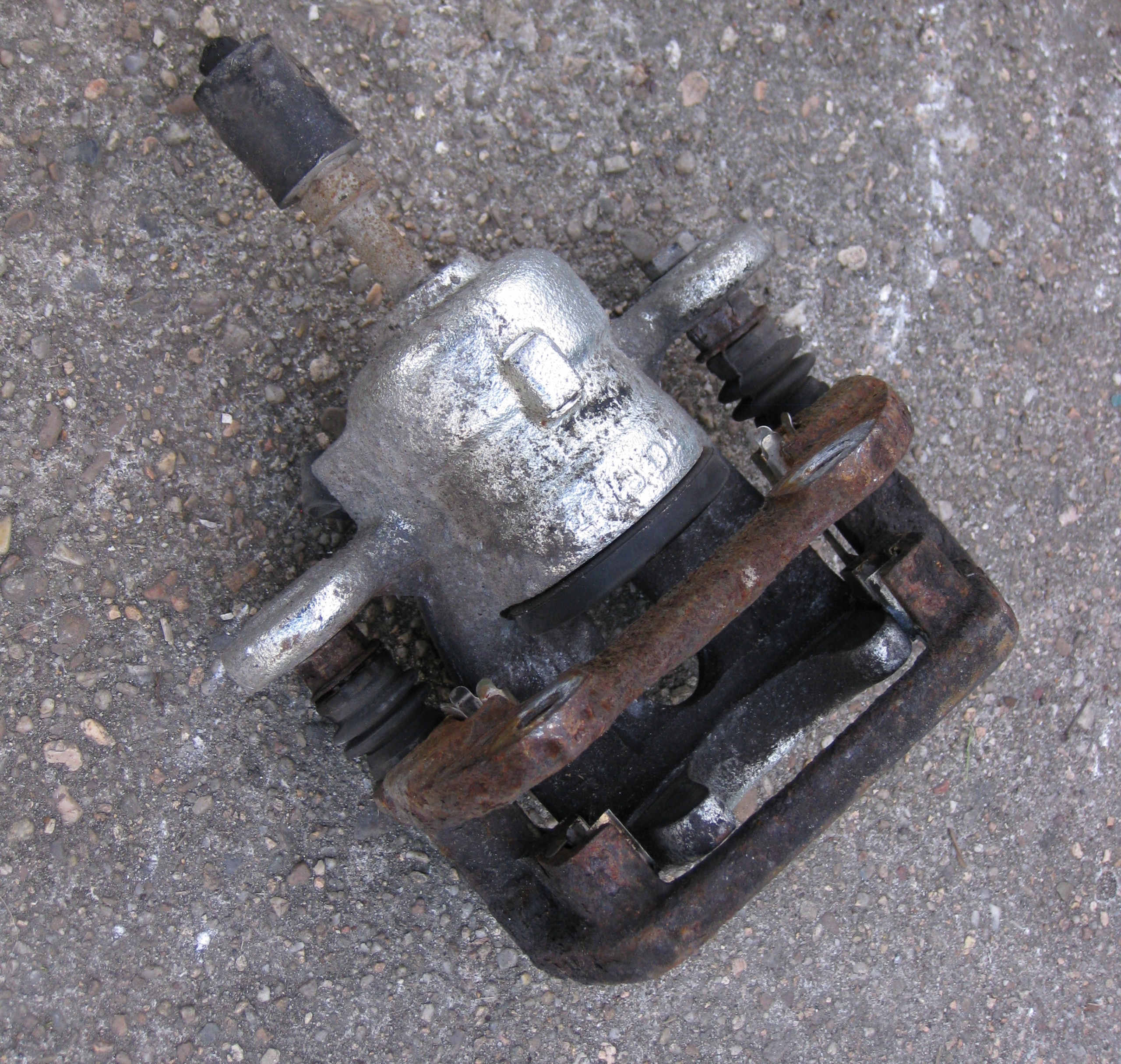 BMW E87 2.0D 08R caliper brake left rear part