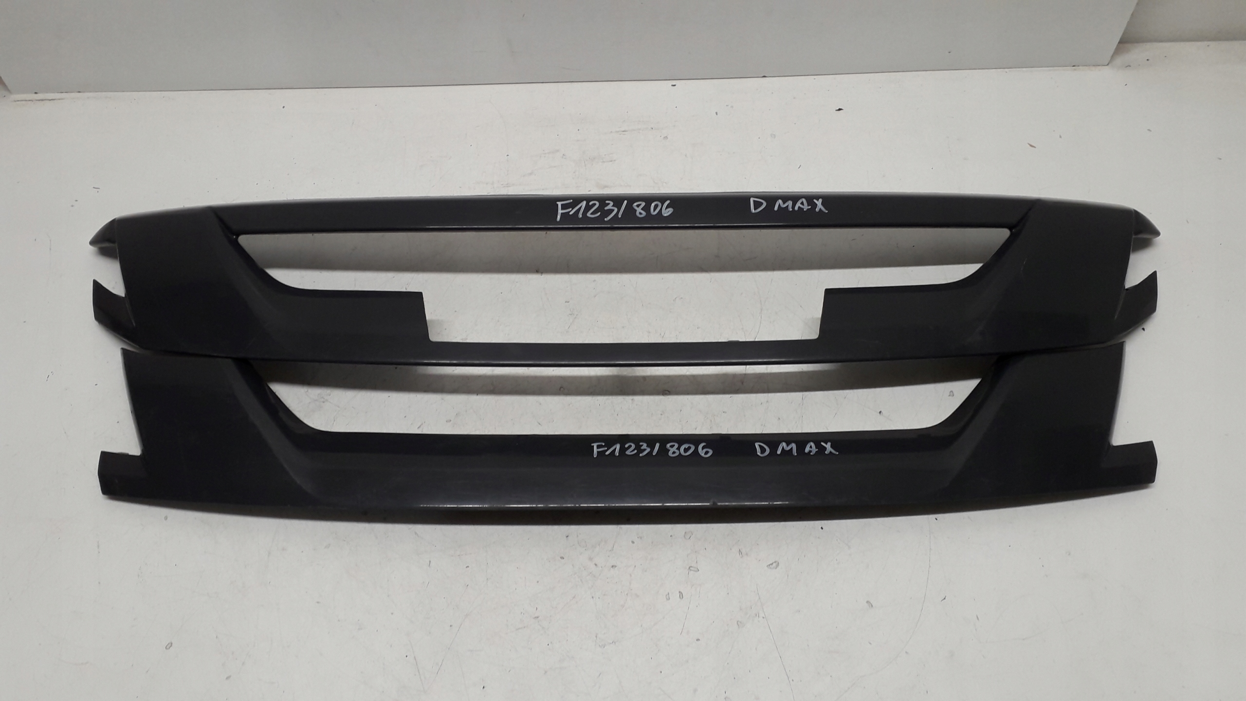 17- - ISUZU D-MAX 2 II LIFT 17-GRILL GRIL МАНЕКЕН СЕРЫЙ