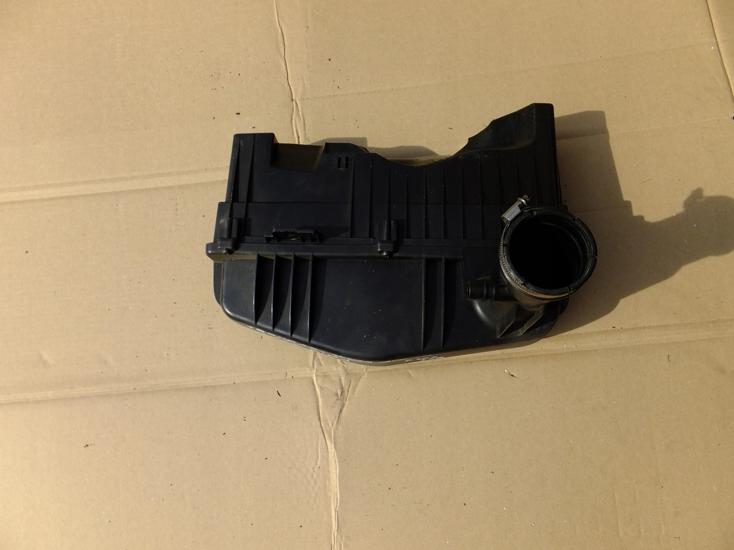 luftfiltergehäuse peugeot 207 1,4 16v 2009r 9654674080