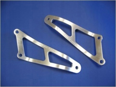 EH0034SI - Крепление выхлопа R & G SUZUKI GSXR 1000 K7