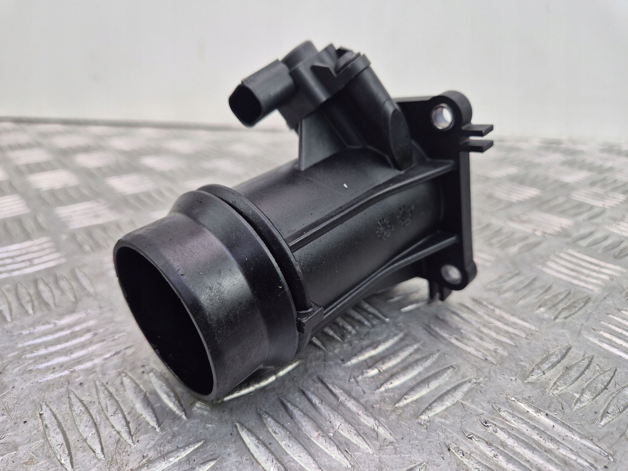 pipe PRZEPUSTNICY MERCEDES E200 CGI W212 A271090144 M271.820