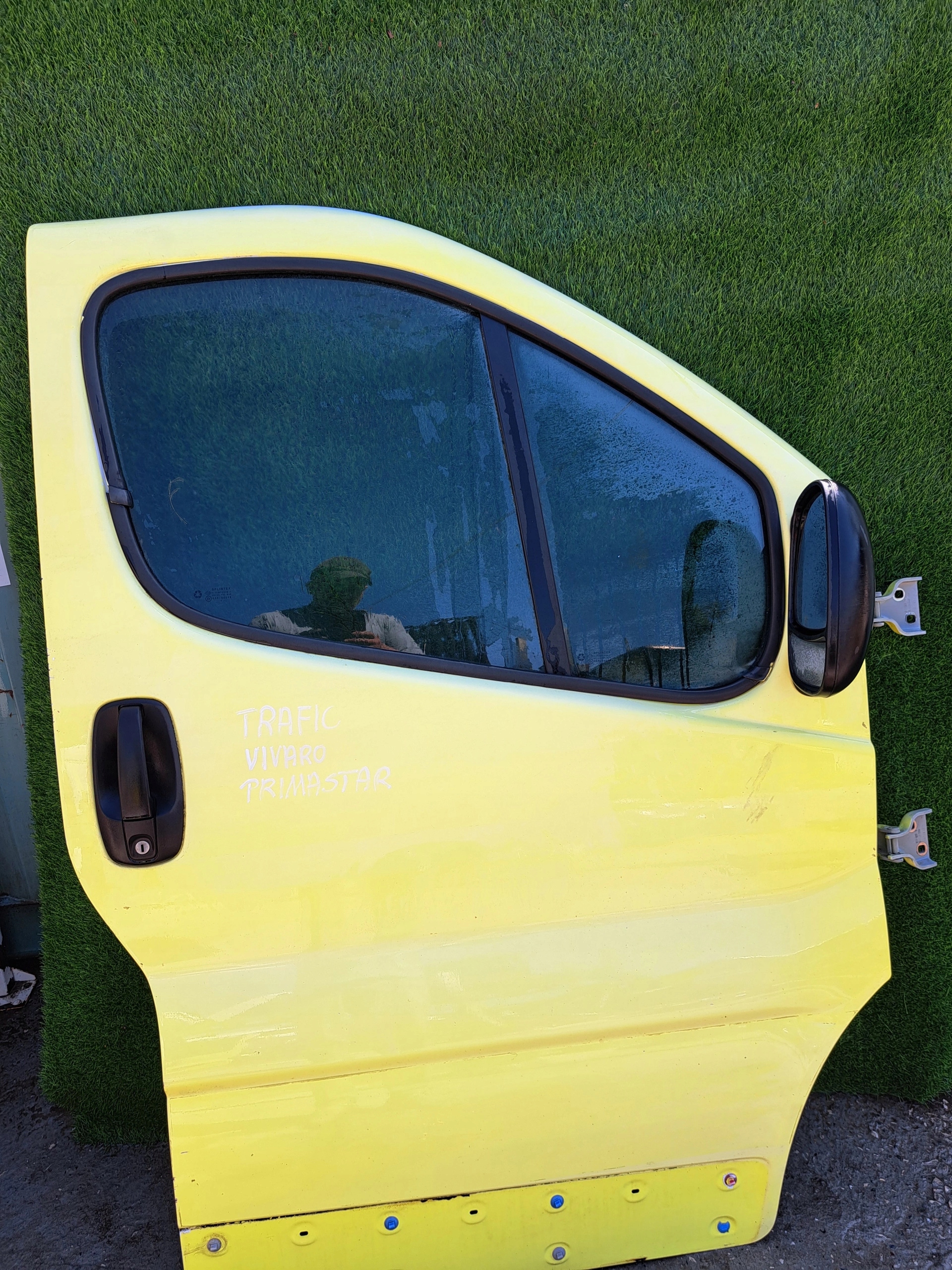RENAULT TRAFIC VIVARO PRIMASTAR door right front complete