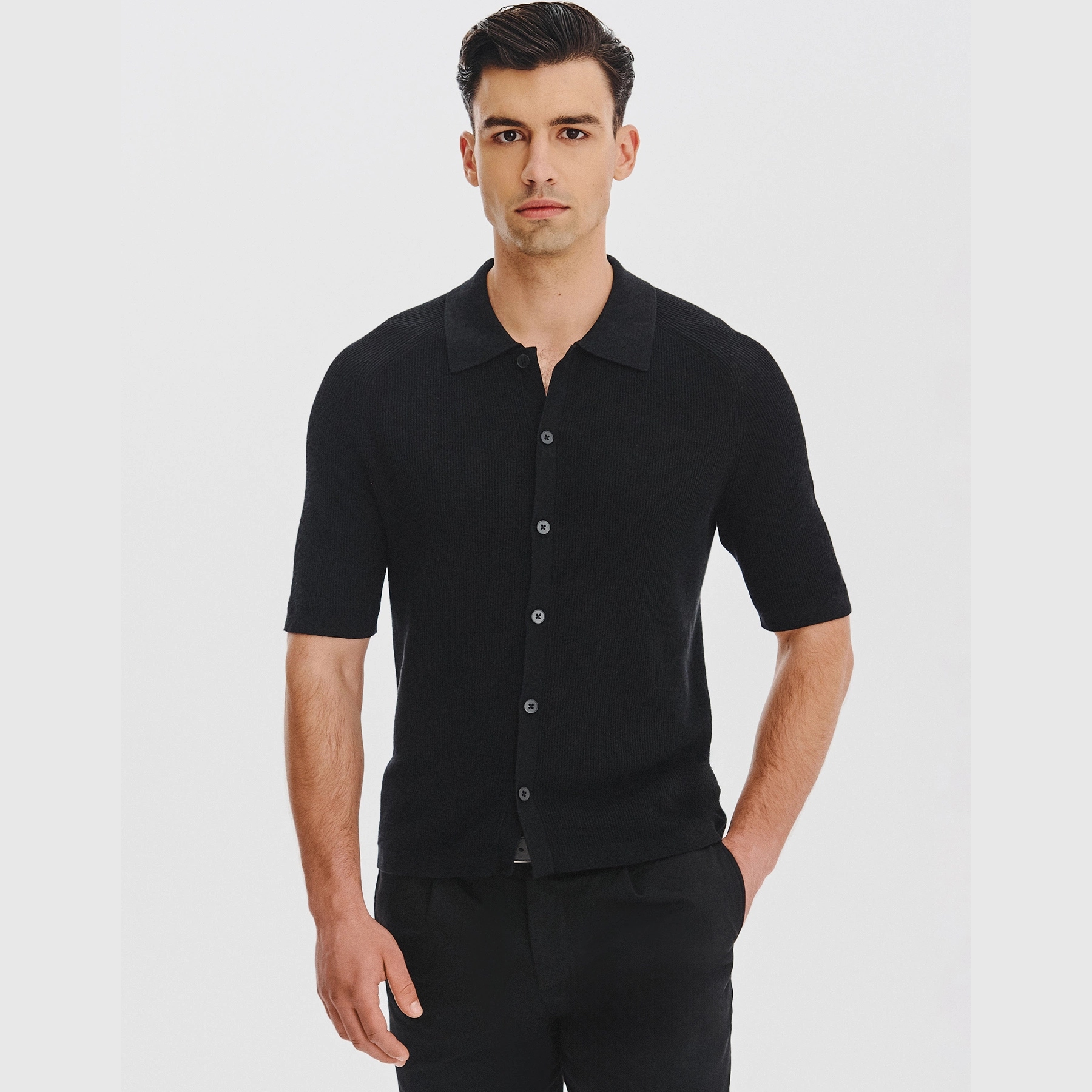 Černé lněné polo tričko s zapínáním na řadu knoflíků Pako Lorente vel M