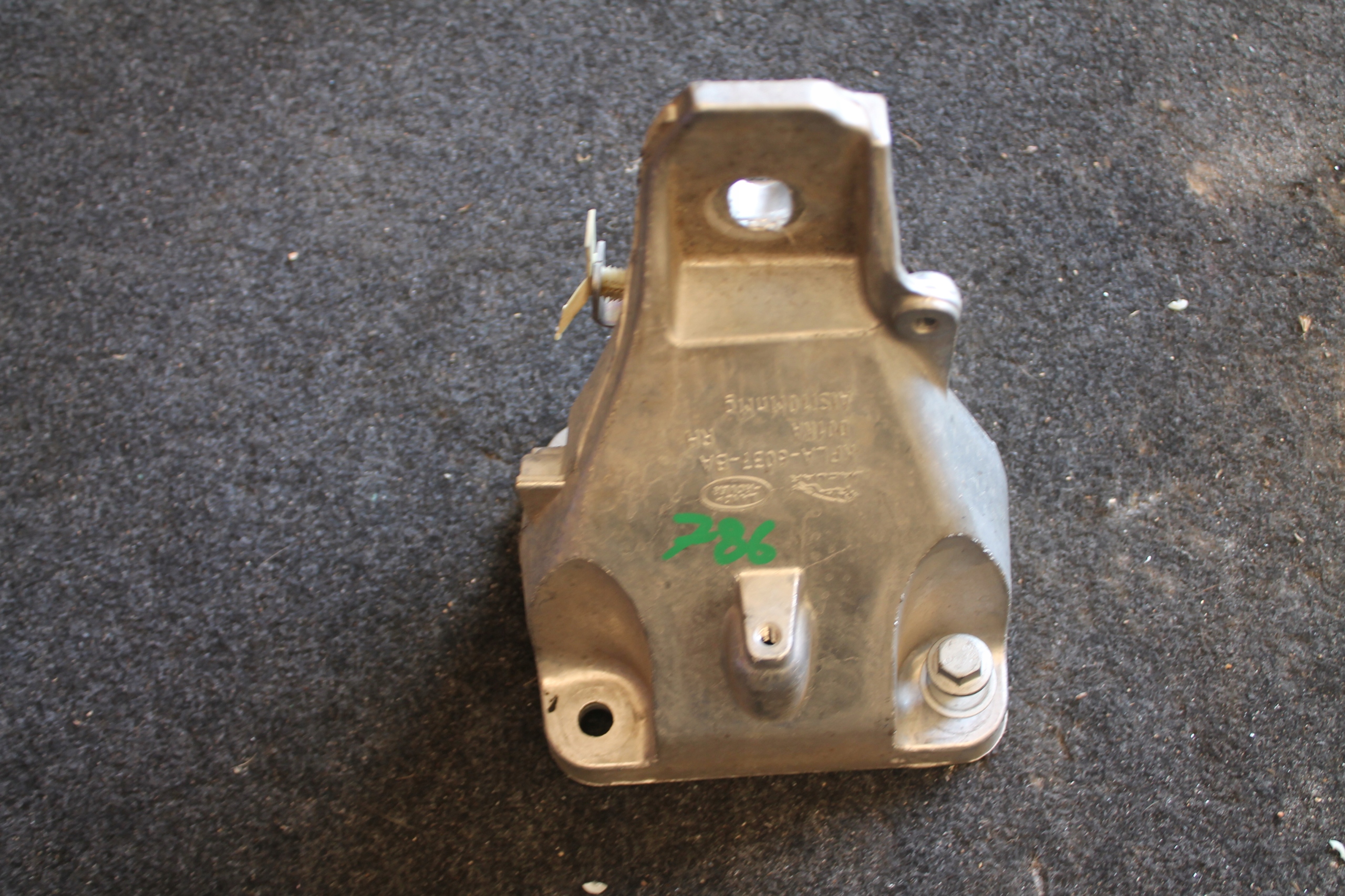 holder engine mount RANGE ROVER KPLA-6037-BA