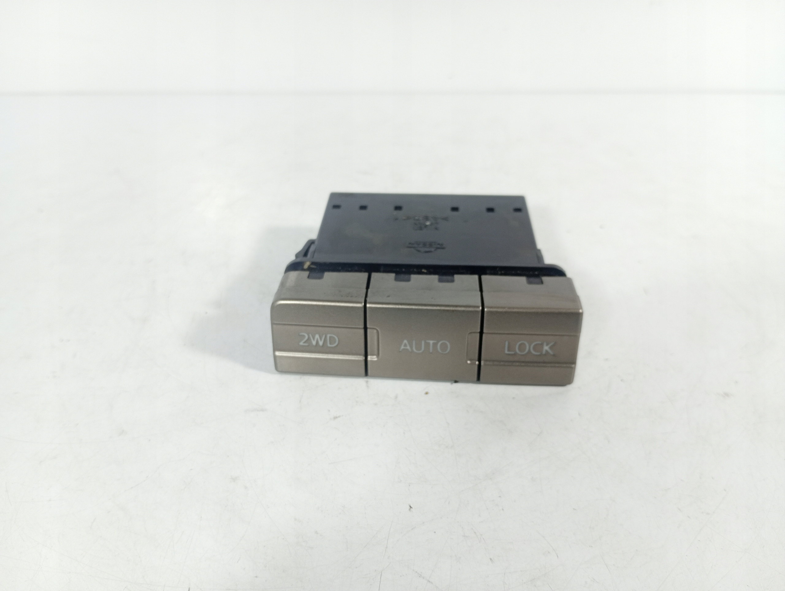 NIssan X-Trail T30 00-07 switch regulation switch transmission
