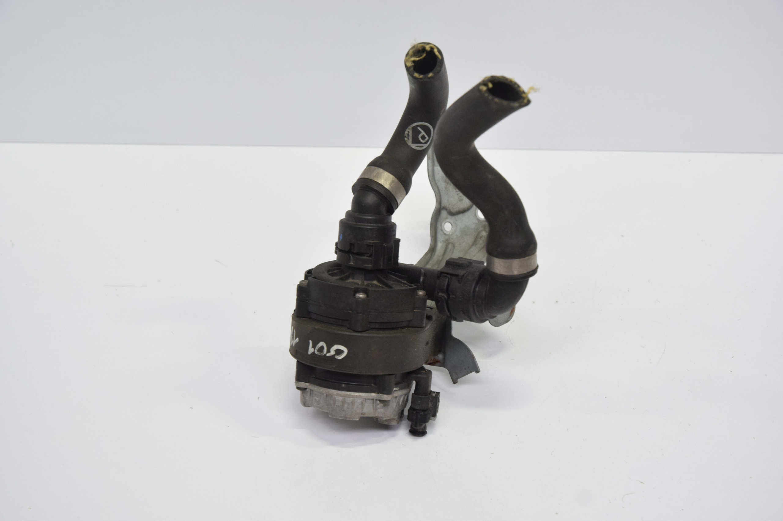 8663248 - Дополнительный водяной насос BMW X3 G01 X4 G02