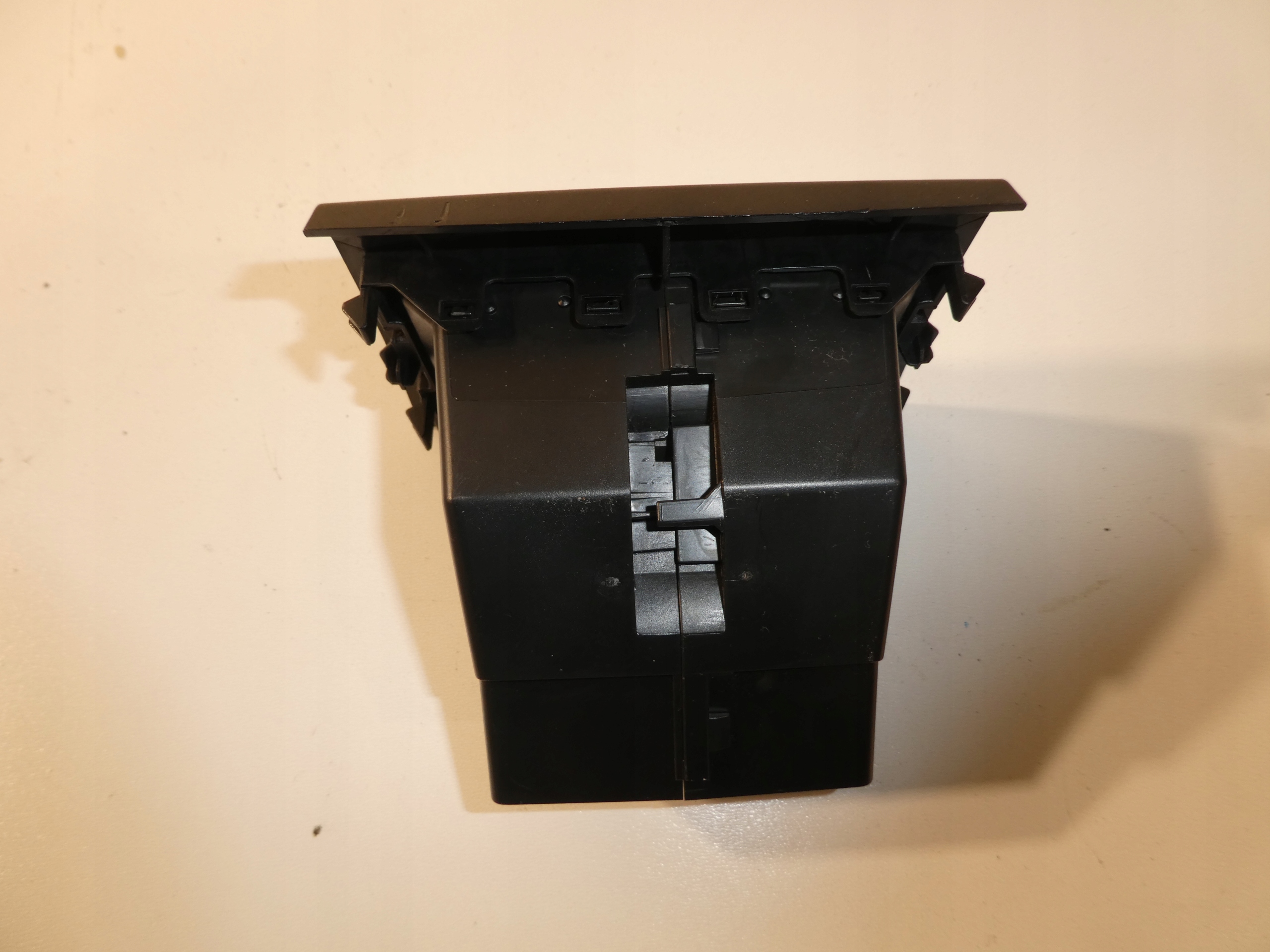 grid air conditioning devices rear part SKODA YETI 1Z0819203