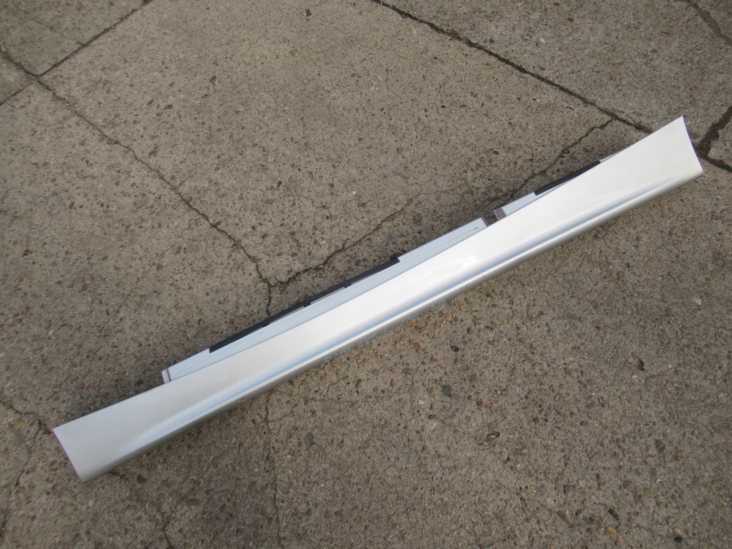 BMW E87 - moulding threshold left 7147401