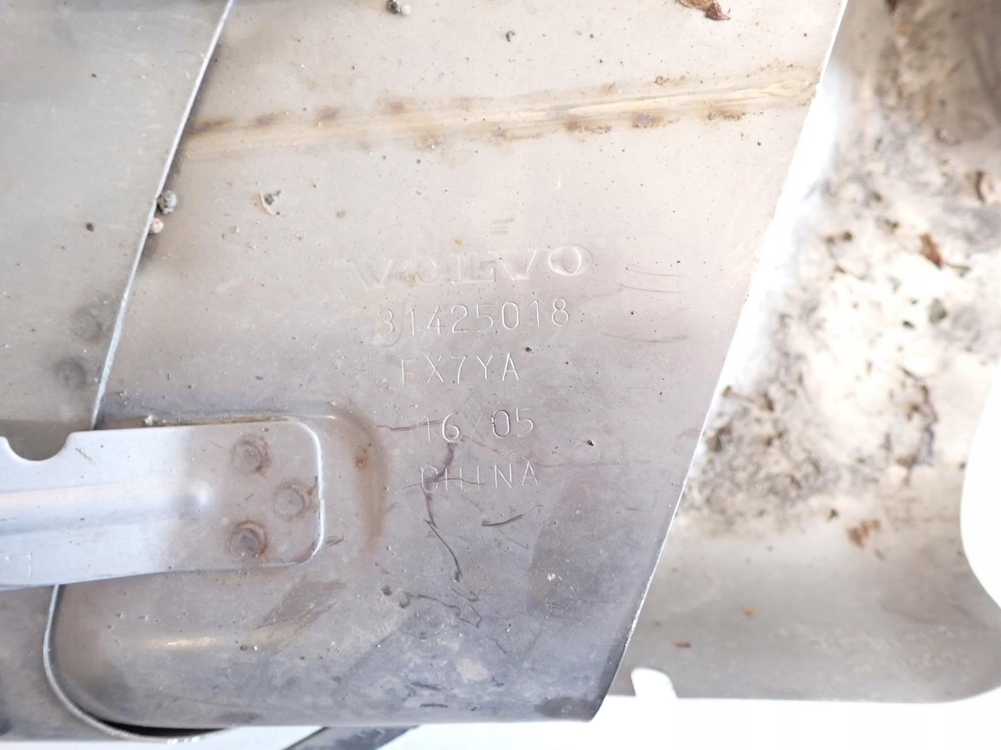 TERMINALE dello scarico sinistra VOLVO XC60 e LIFT 2013- 31425018