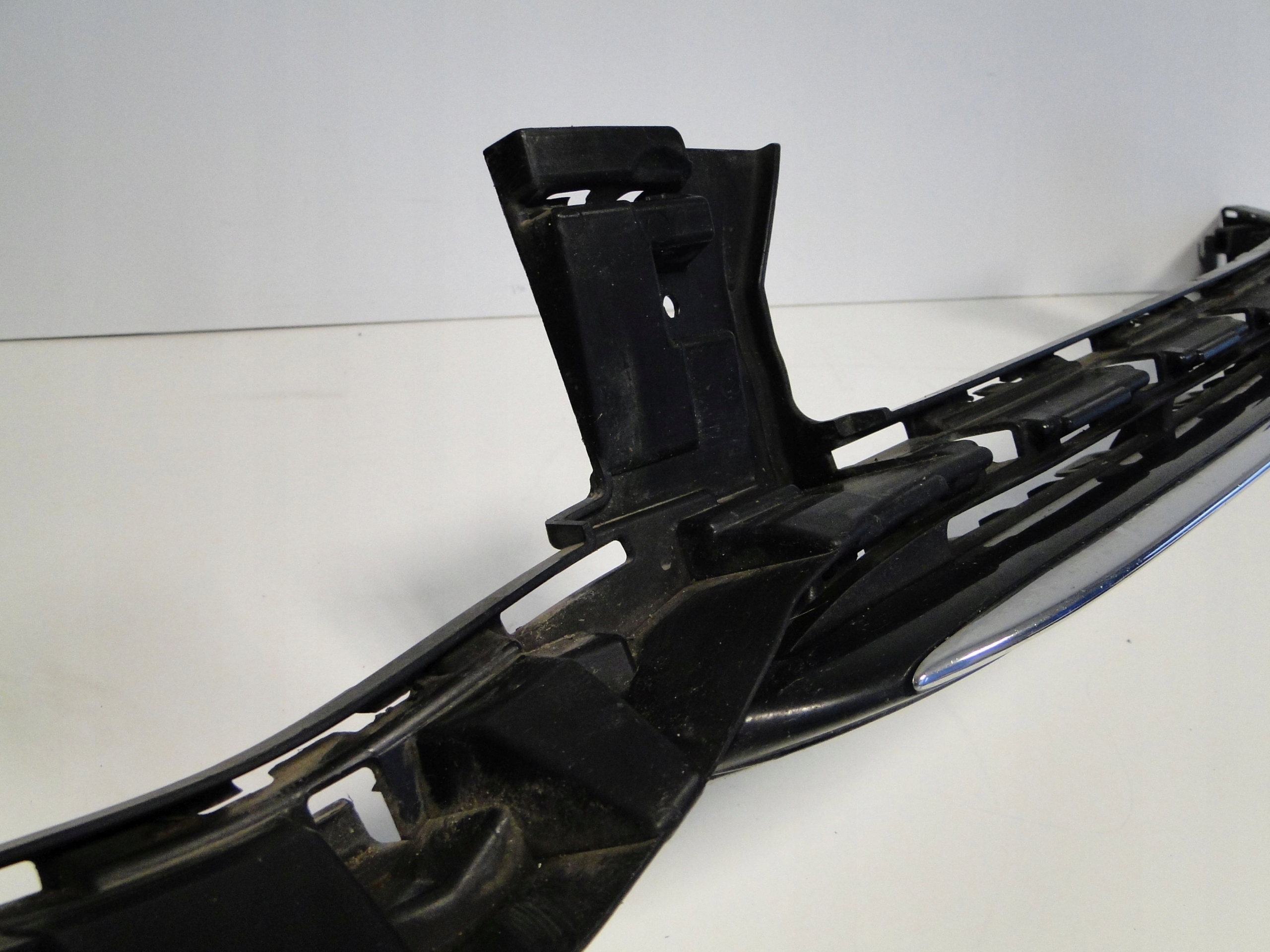 MERCEDES S KLASA W223 223 RAMA DOLNA ŚRODKOWA WZMOCNIENIE + LISTWA CHROM Typ samochodu Samochody osobowe