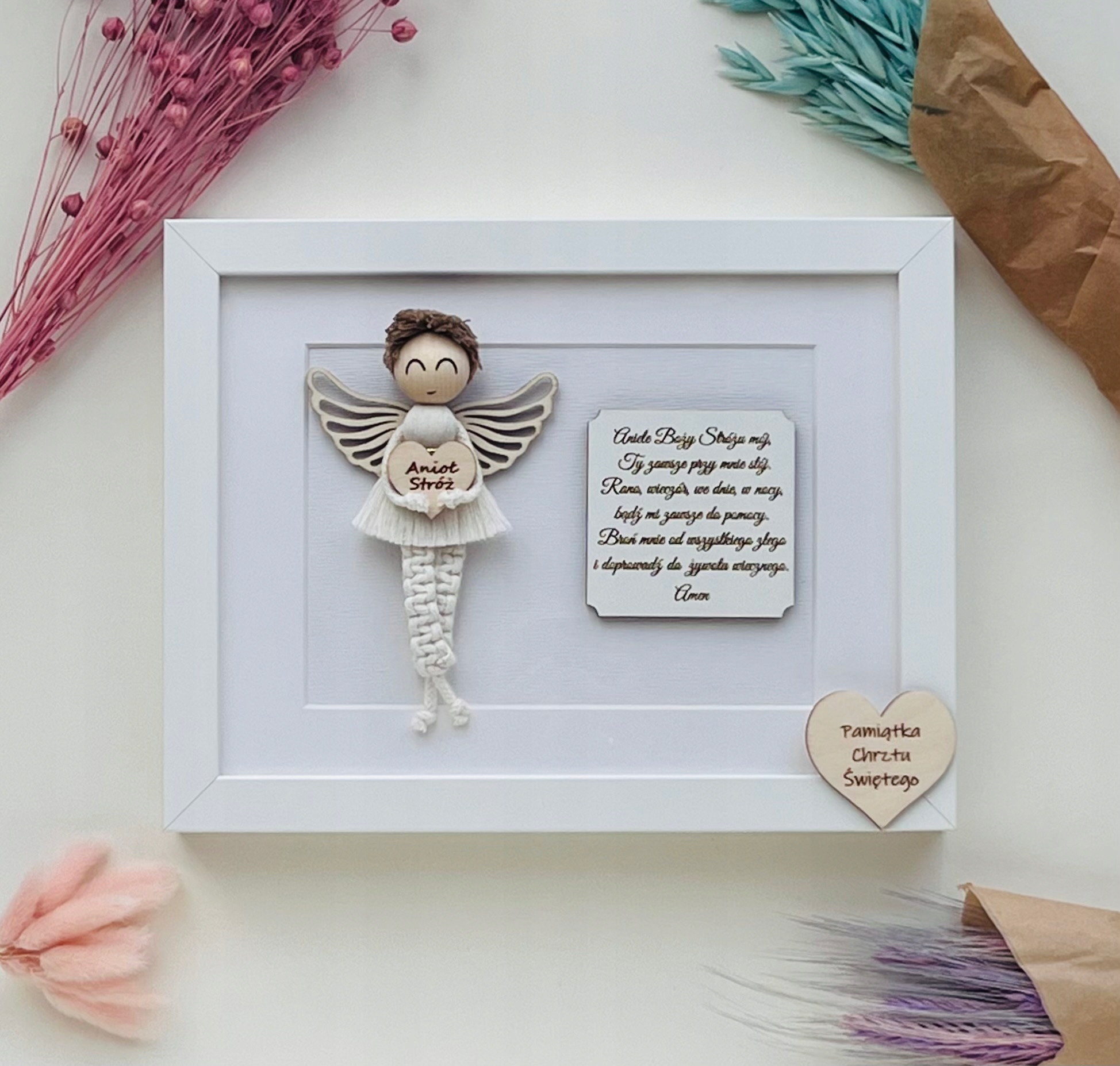 Anděl makramé suvenýr křtu svatého pro chlapce krém