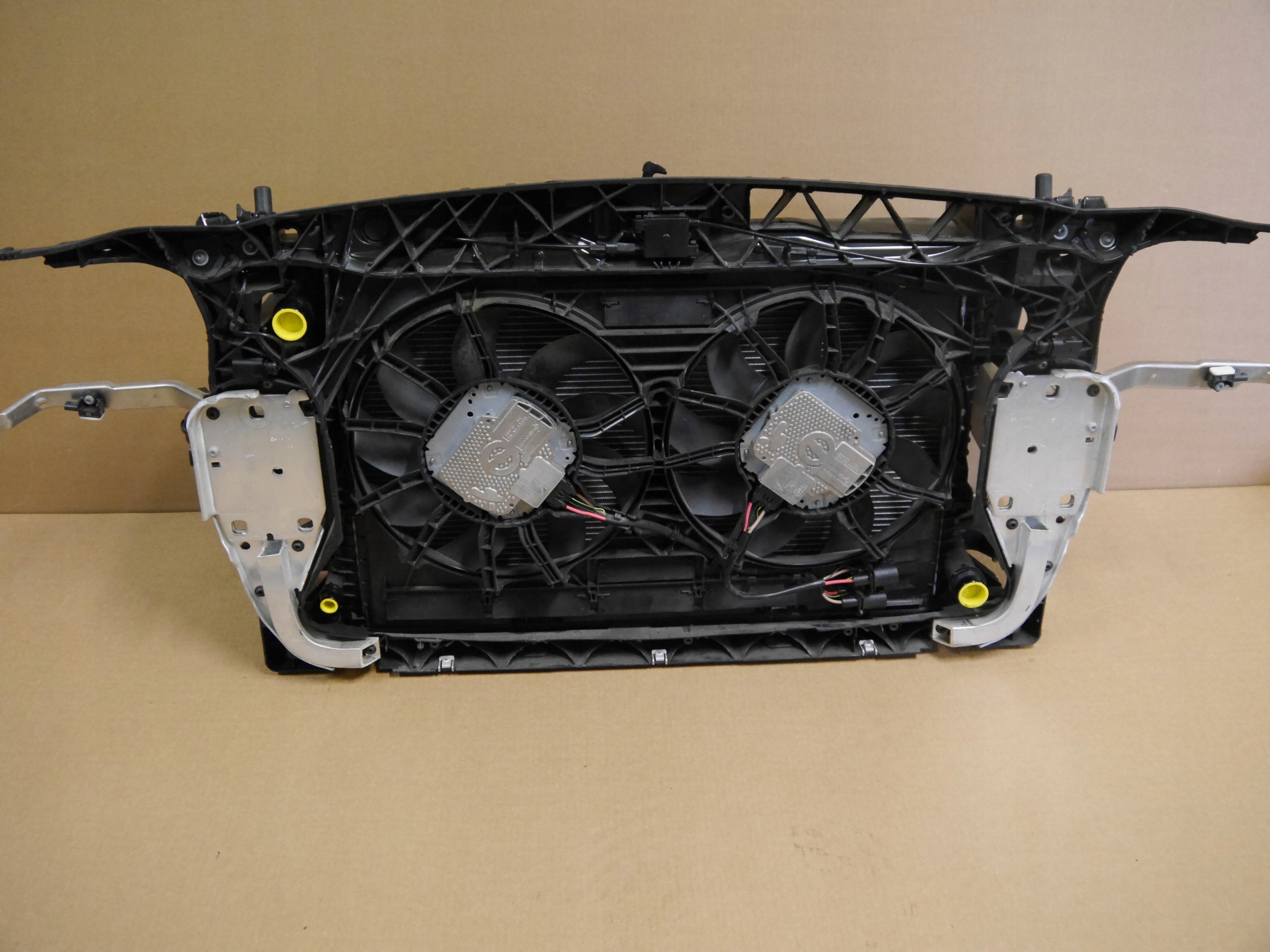 AUDI A6 A7 4G PAS PRZEDNI CHŁODNICE 3.0TDI Producent części Audi OE