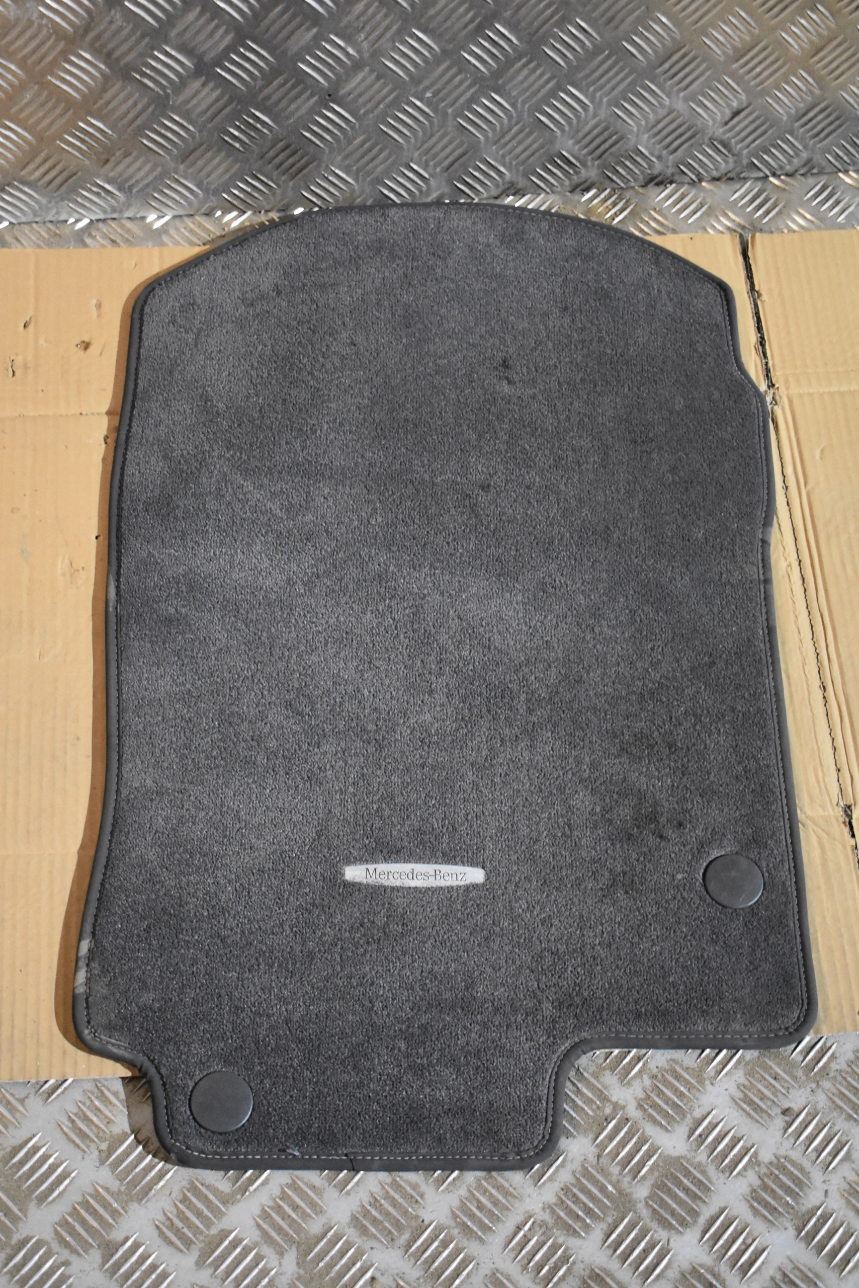 mat WELUROWY MAGMA GRAU MERCEDES W167 1