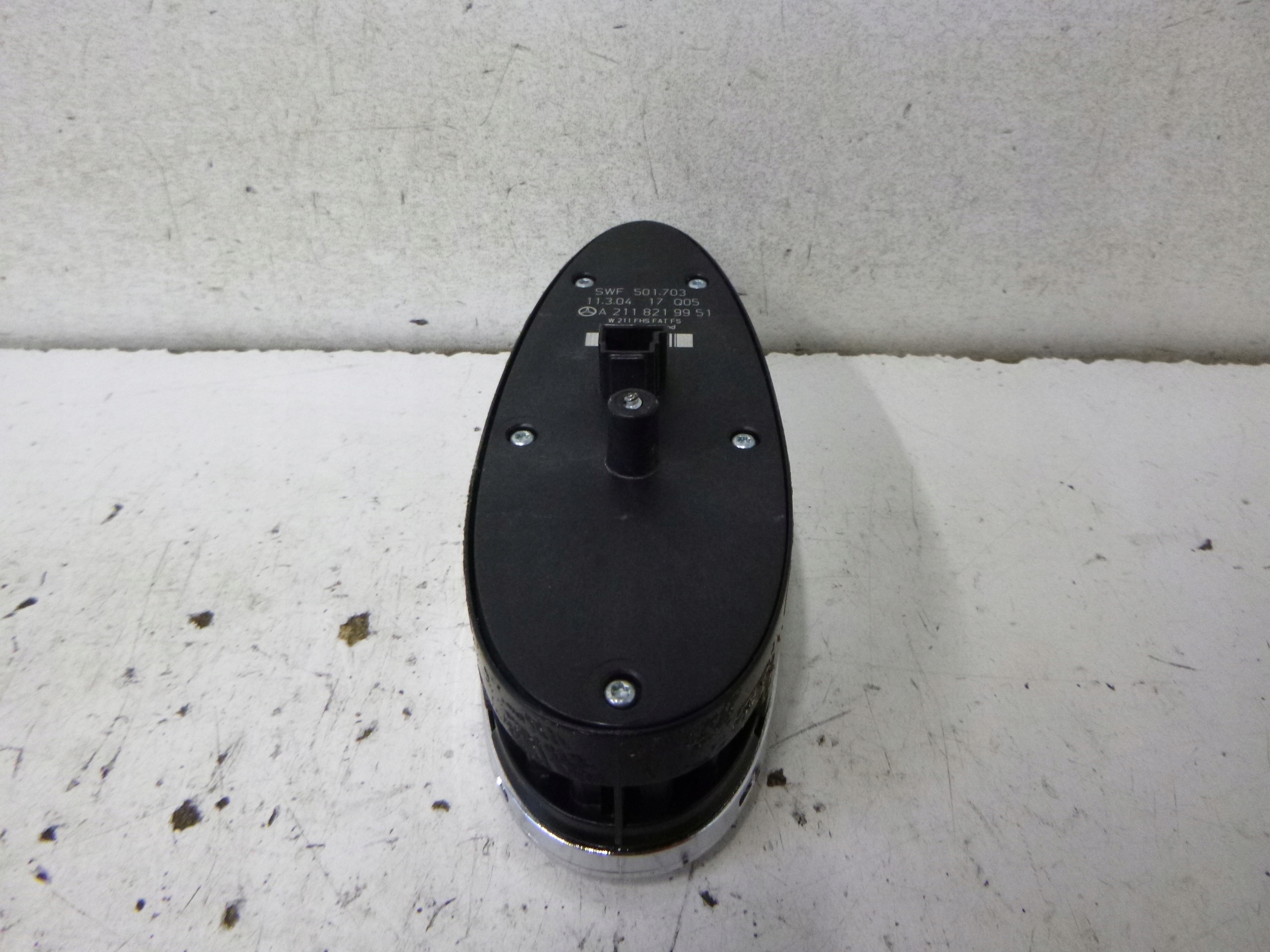 switch panel of the window left Mercedes W211 2118219951