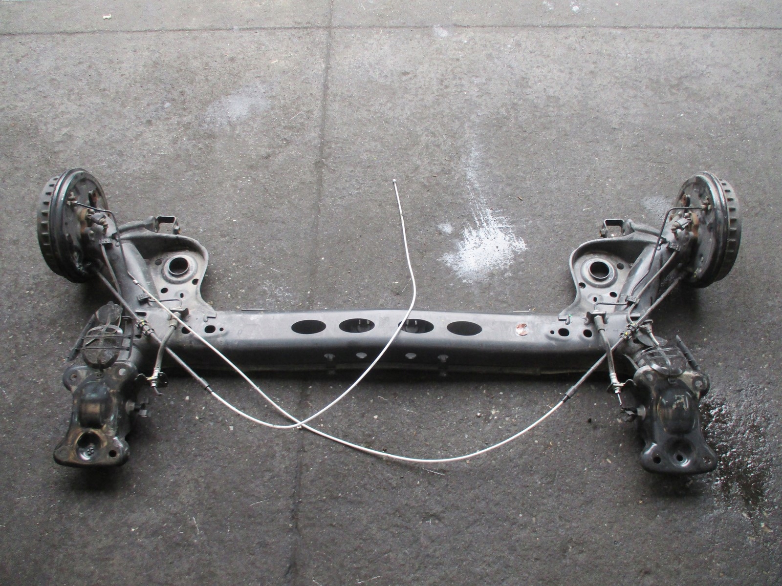 OŚ TYŁ BELKA VW T- CROSS 2GM 1,0TSI