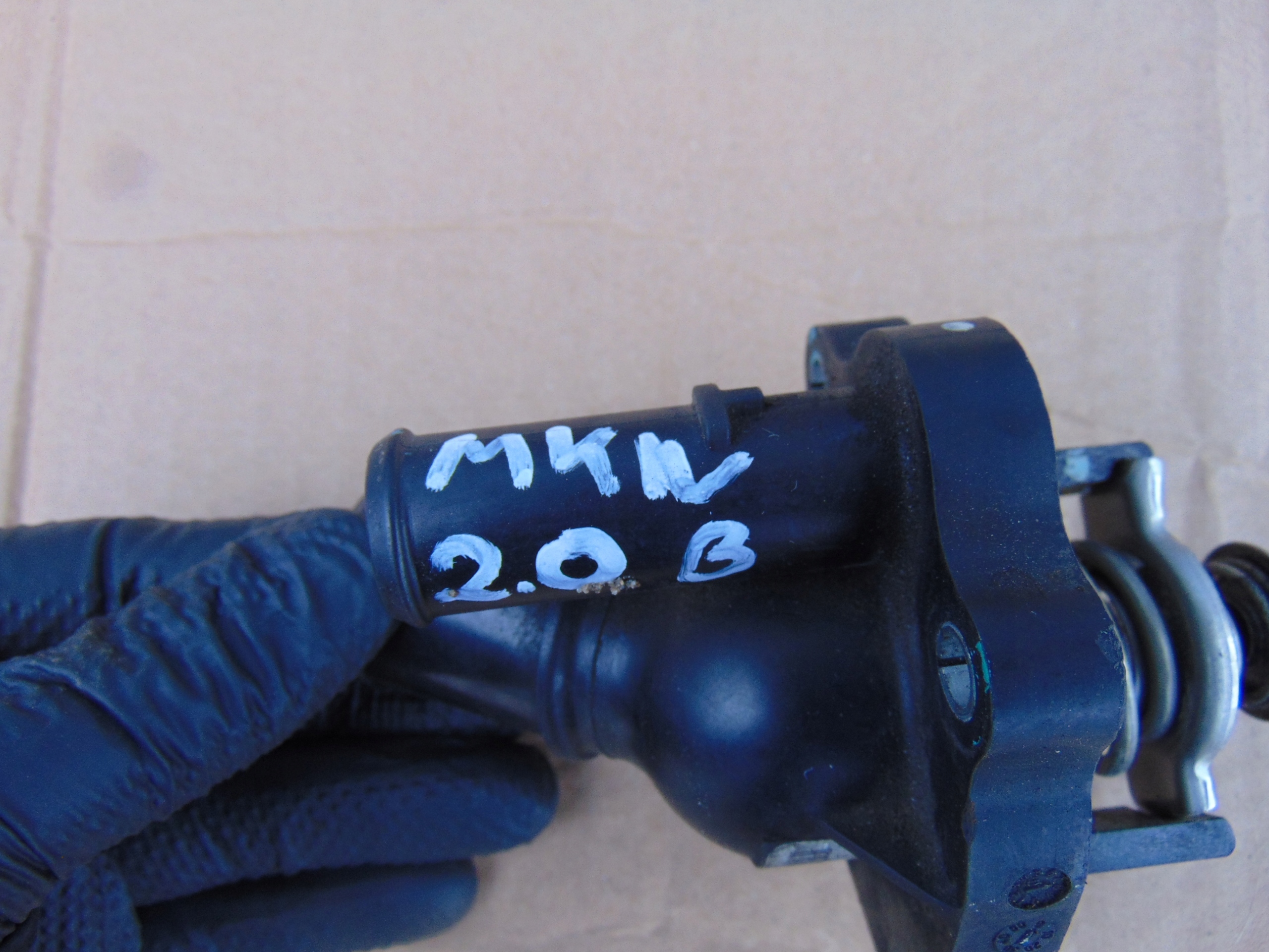 OBUDOWA TERMOSTATU FORD MONDEO MK4 2.0 BENZYNA Producent części Ford OE