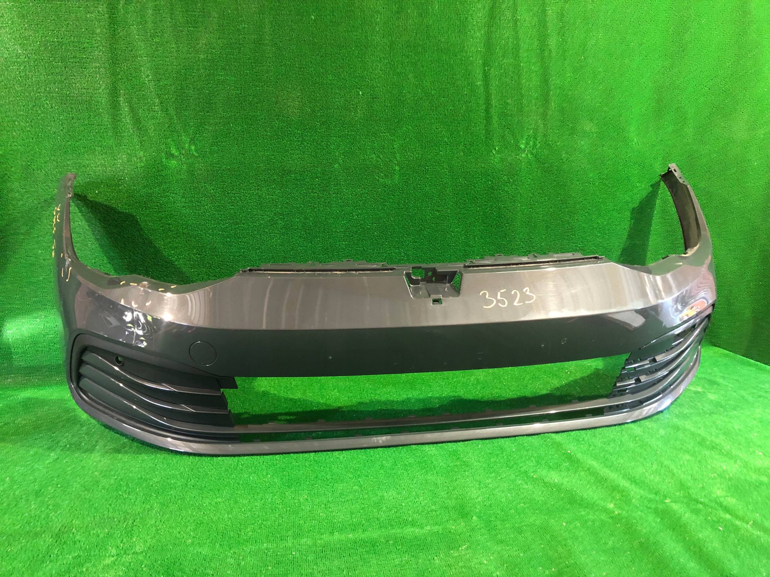 VW GOLF VIII 5H Frontstoßstange vorne NR.Z3523
