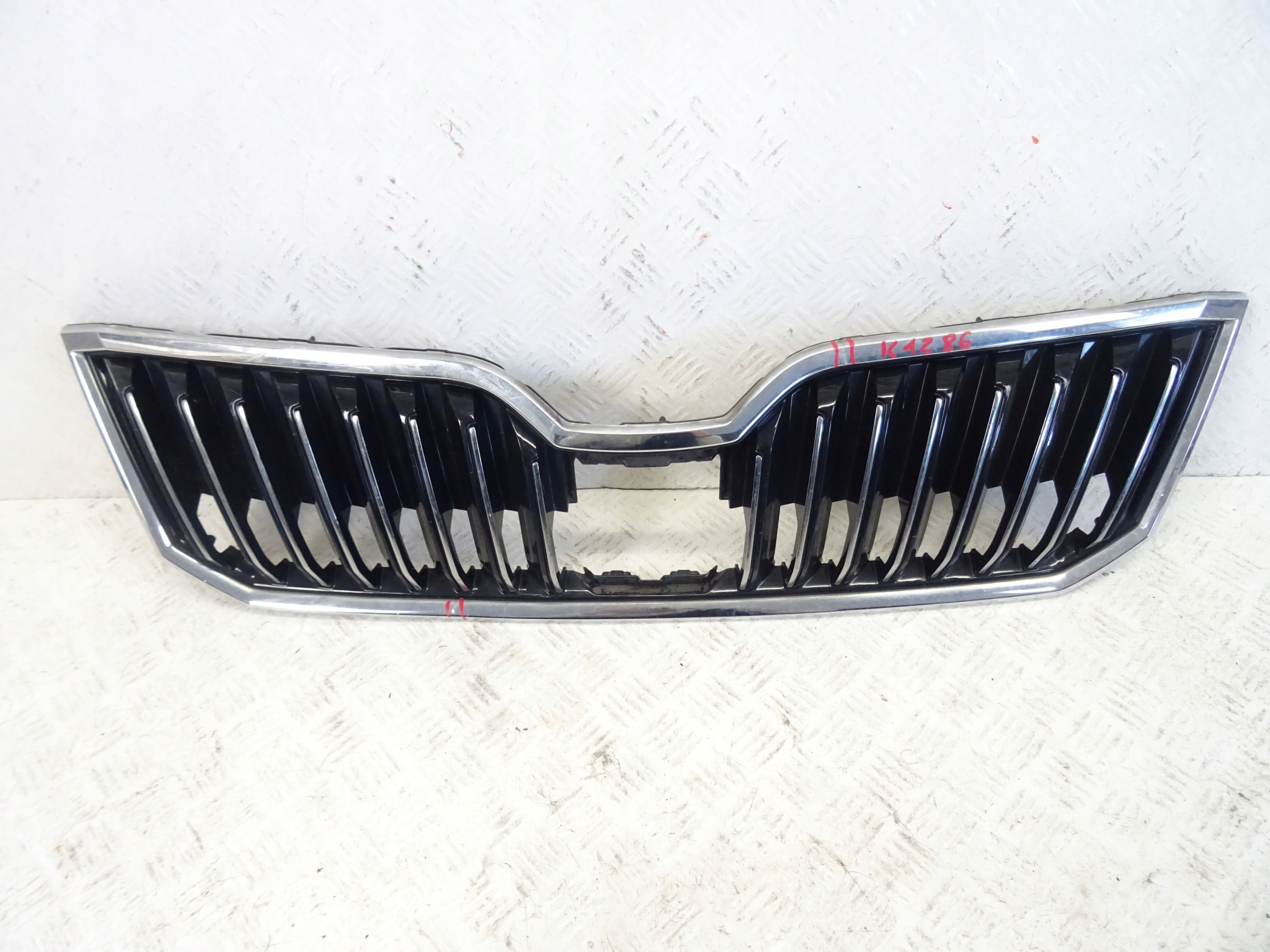 grill grille front front SKODA SUPERB III LIFT 3V0853653B