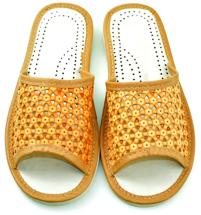 SKÓRA NATURALNA JAKOŚĆ GÓRALSKIE KAPCIE r. 39 - 25 cm Model DAMSKI WYSOKA JAKOŚĆ PROFILOWANE IDEALNY PREZENT