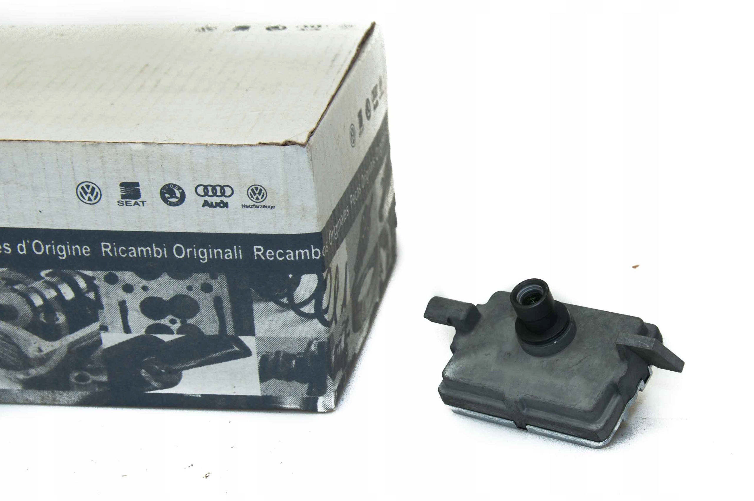 4N0907217A - Камера асистента Touareg AUDI A6 A7 A8 Q7 Q8 Нова