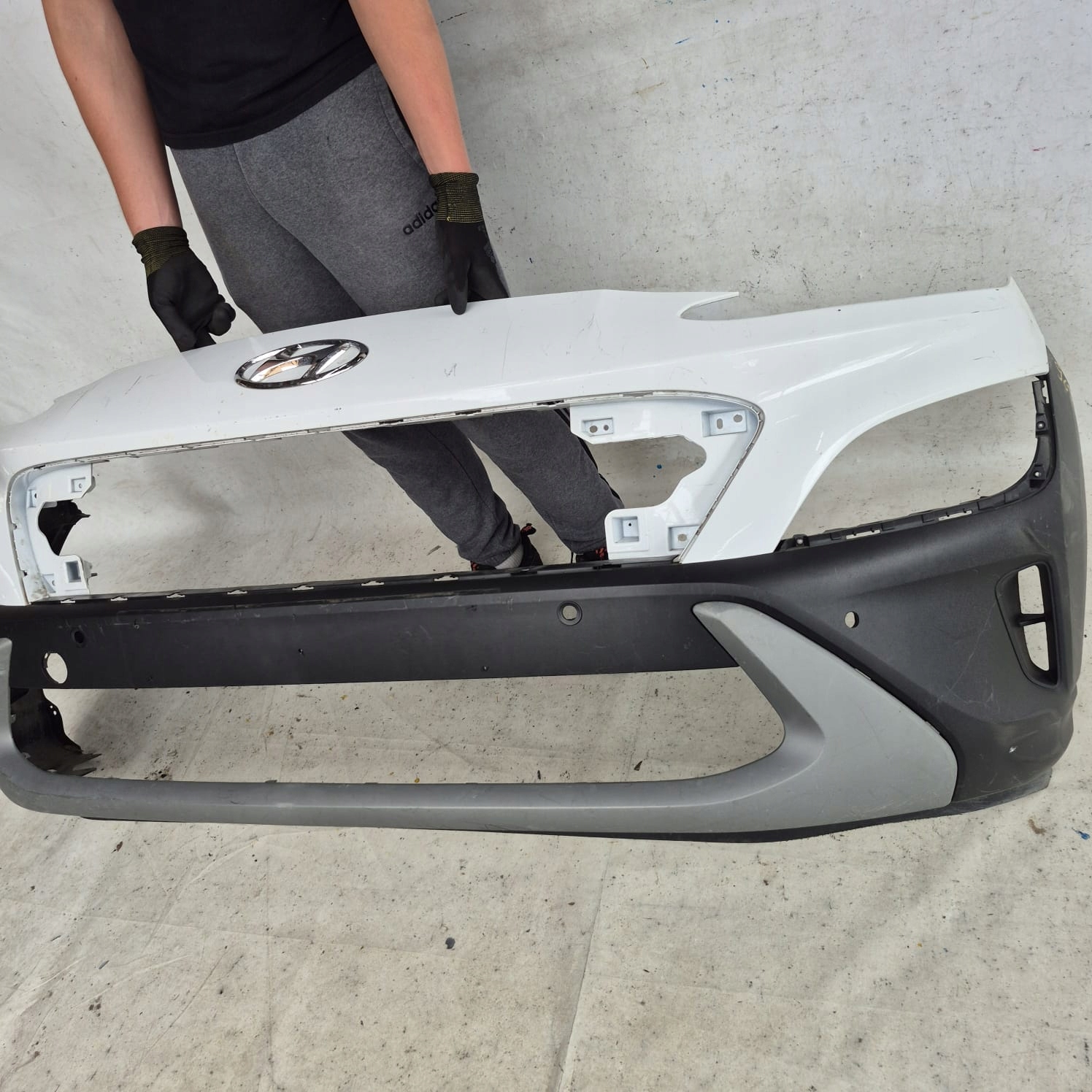 HYUNDAI KONA and 1 LIFT 20-23 bumper front front PDC
