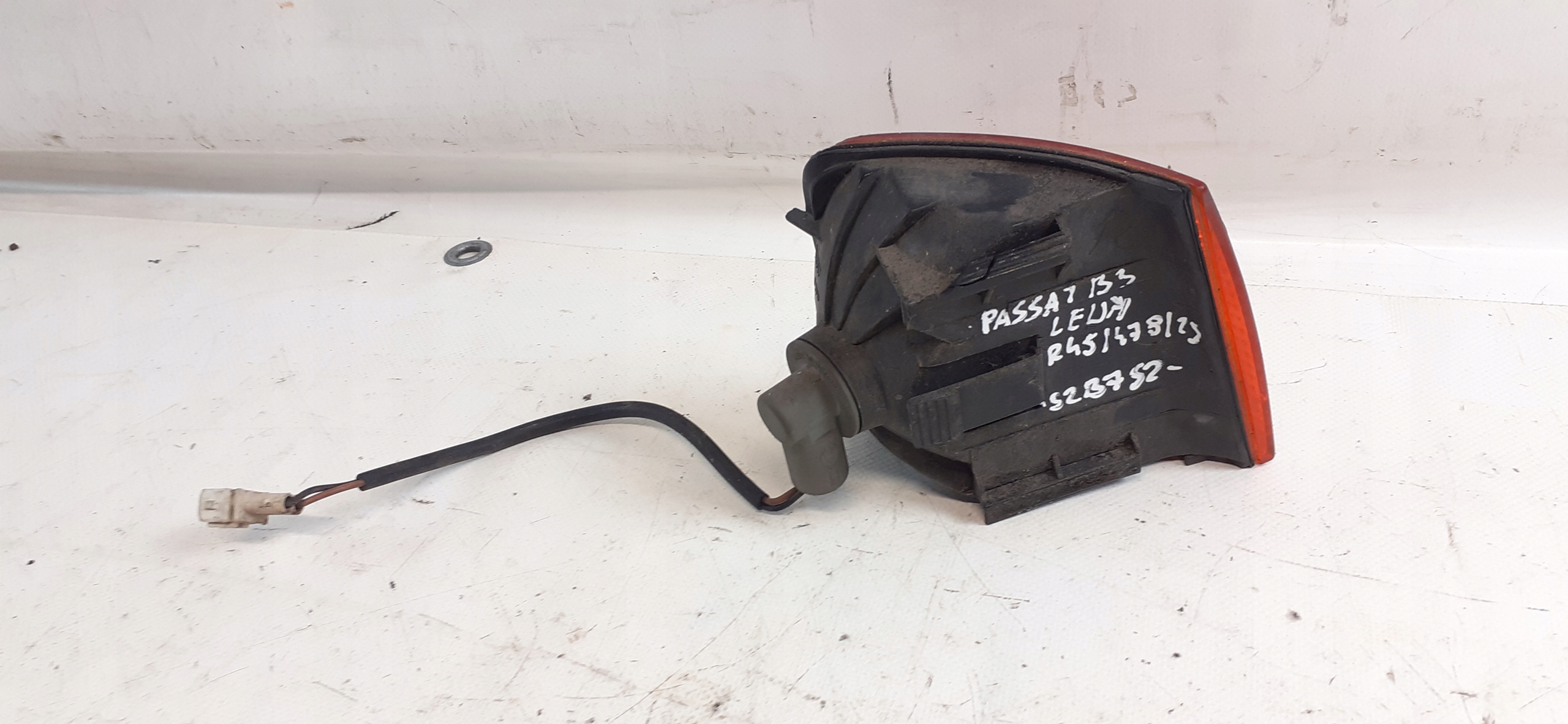 indicator blinker left VW Passat B3