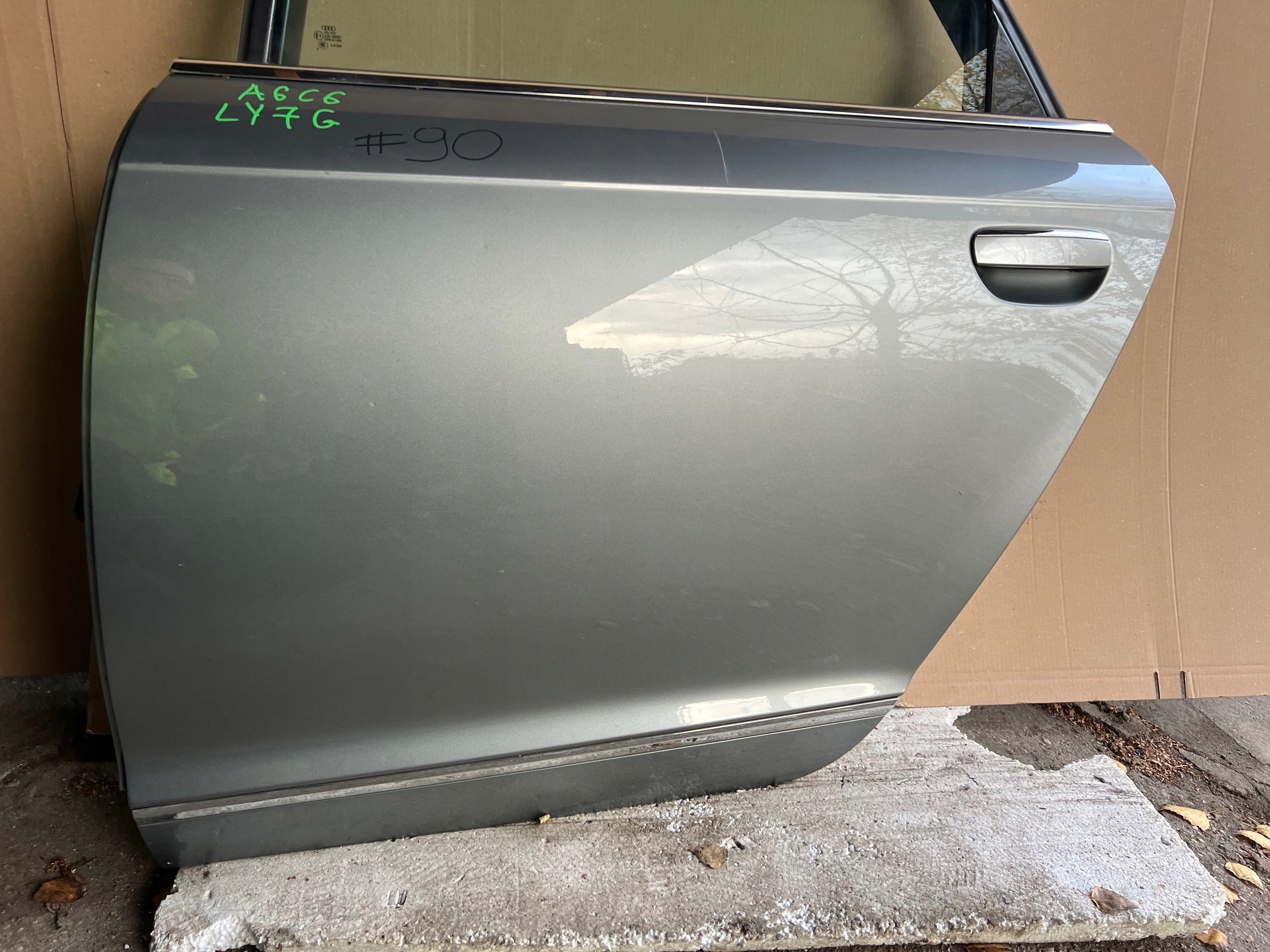 AUDI A6 C6 sedan door left rear part left rear. LY7G