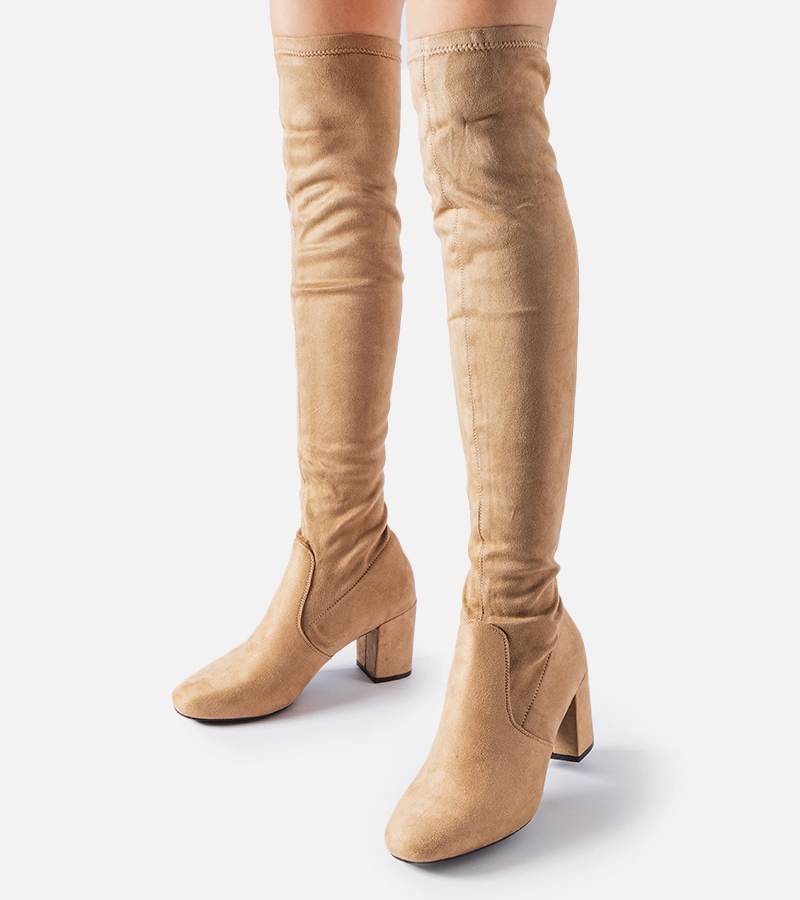 Beżowe skarpetowe długie kozaki na słupku 26990 rozmiar 37