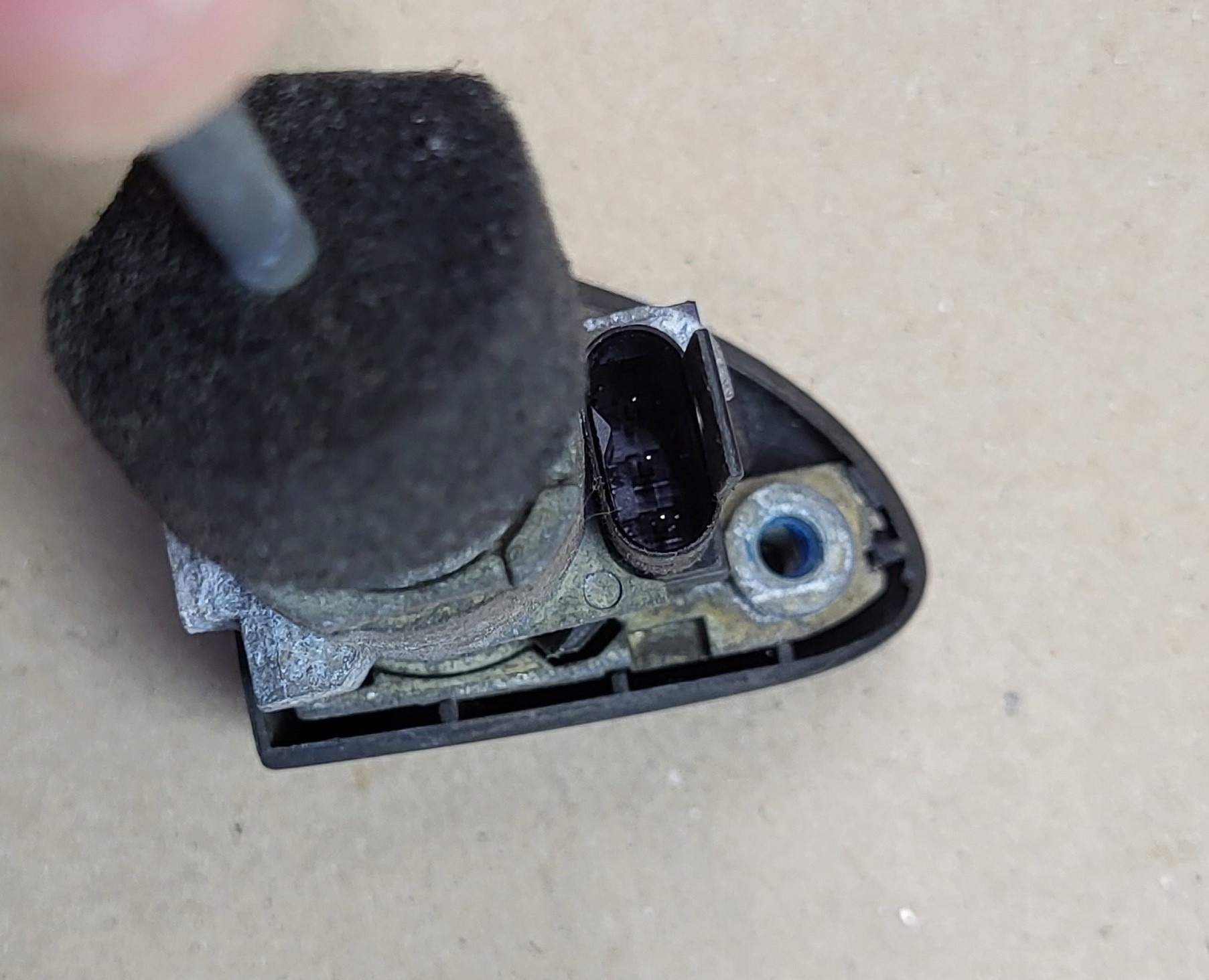 handle exterior holder lock cylinder left front MERCEDES C-KL W203 OE EU