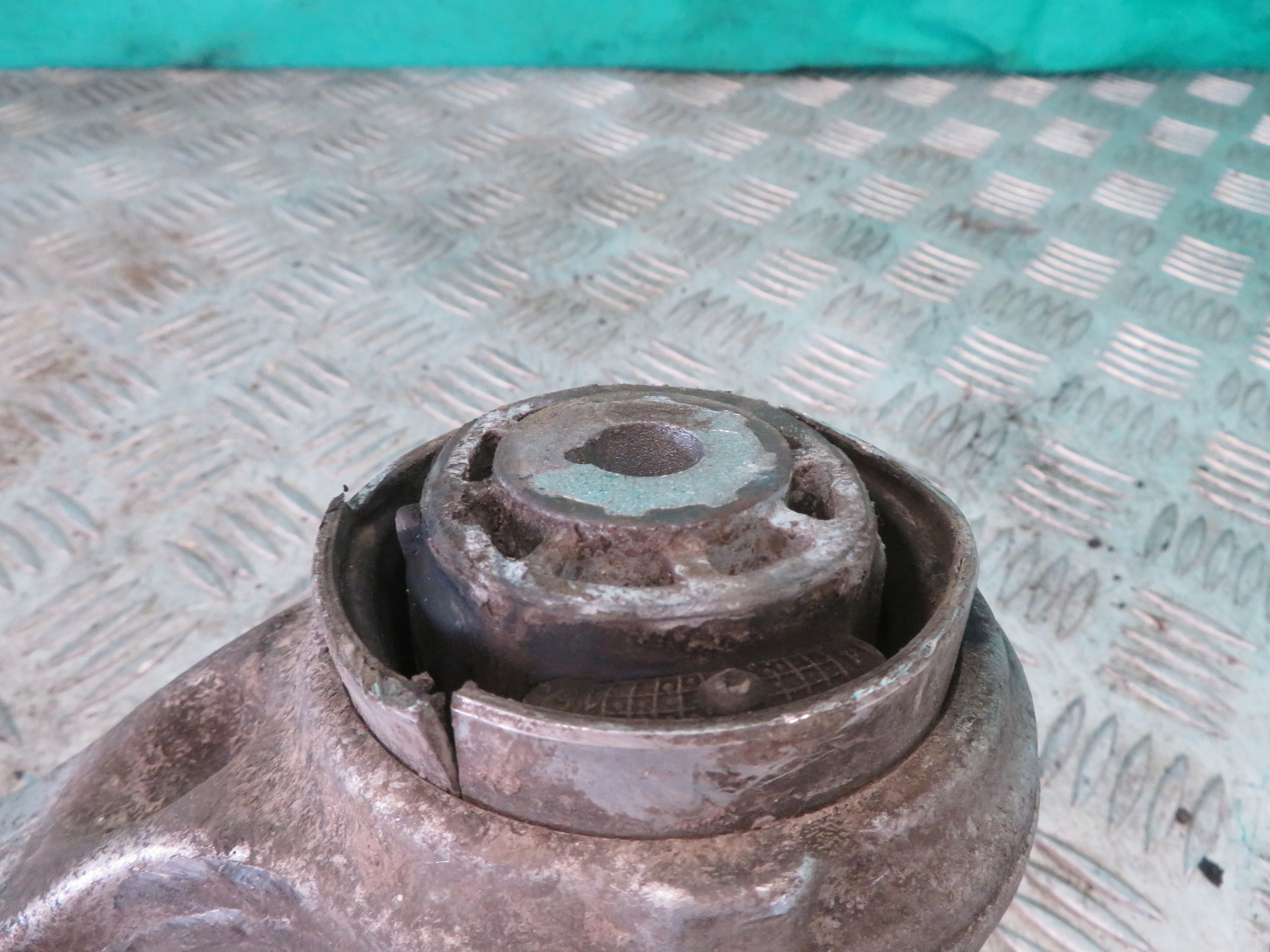 arm right front MERCEDES W205 AMG COUPE C KLASA 17R
