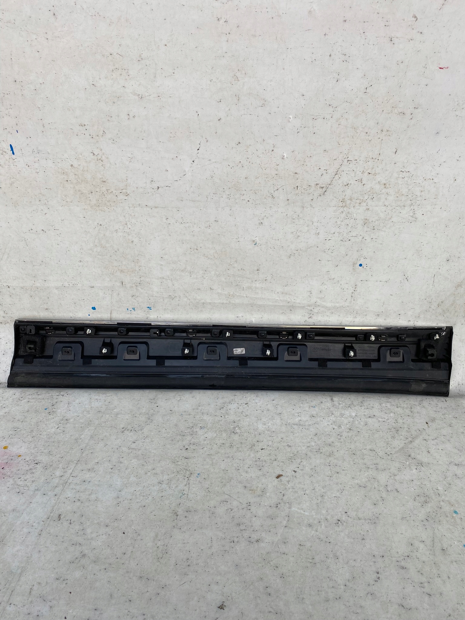 KIA SORENTO III 14- moulding door left front 87721-C5200